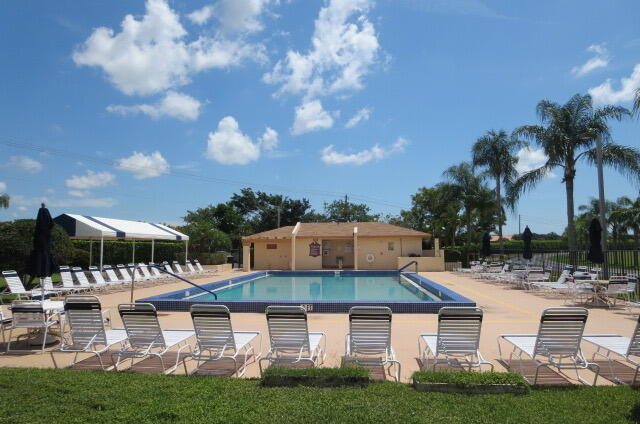 PALM GREENS AT VILLA DEL RAY CONDO II - Residential Lease