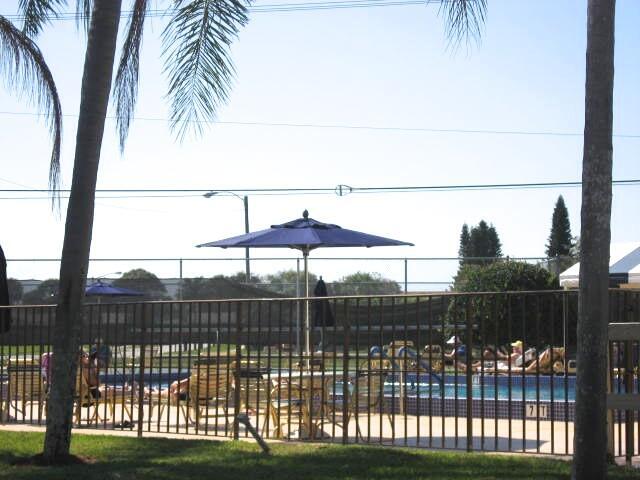 PALM GREENS AT VILLA DEL RAY CONDO II - Residential Lease
