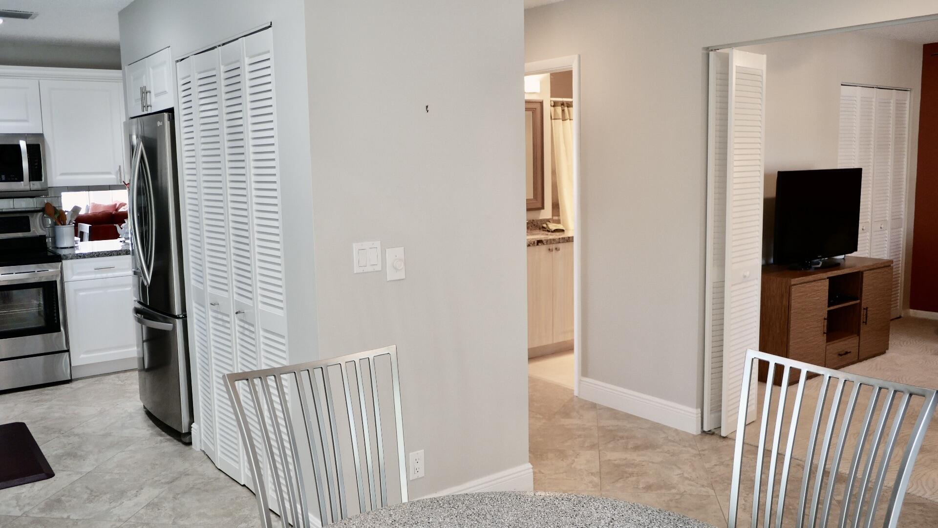 PALM GREENS AT VILLA DEL RAY CONDO II - Residential Lease