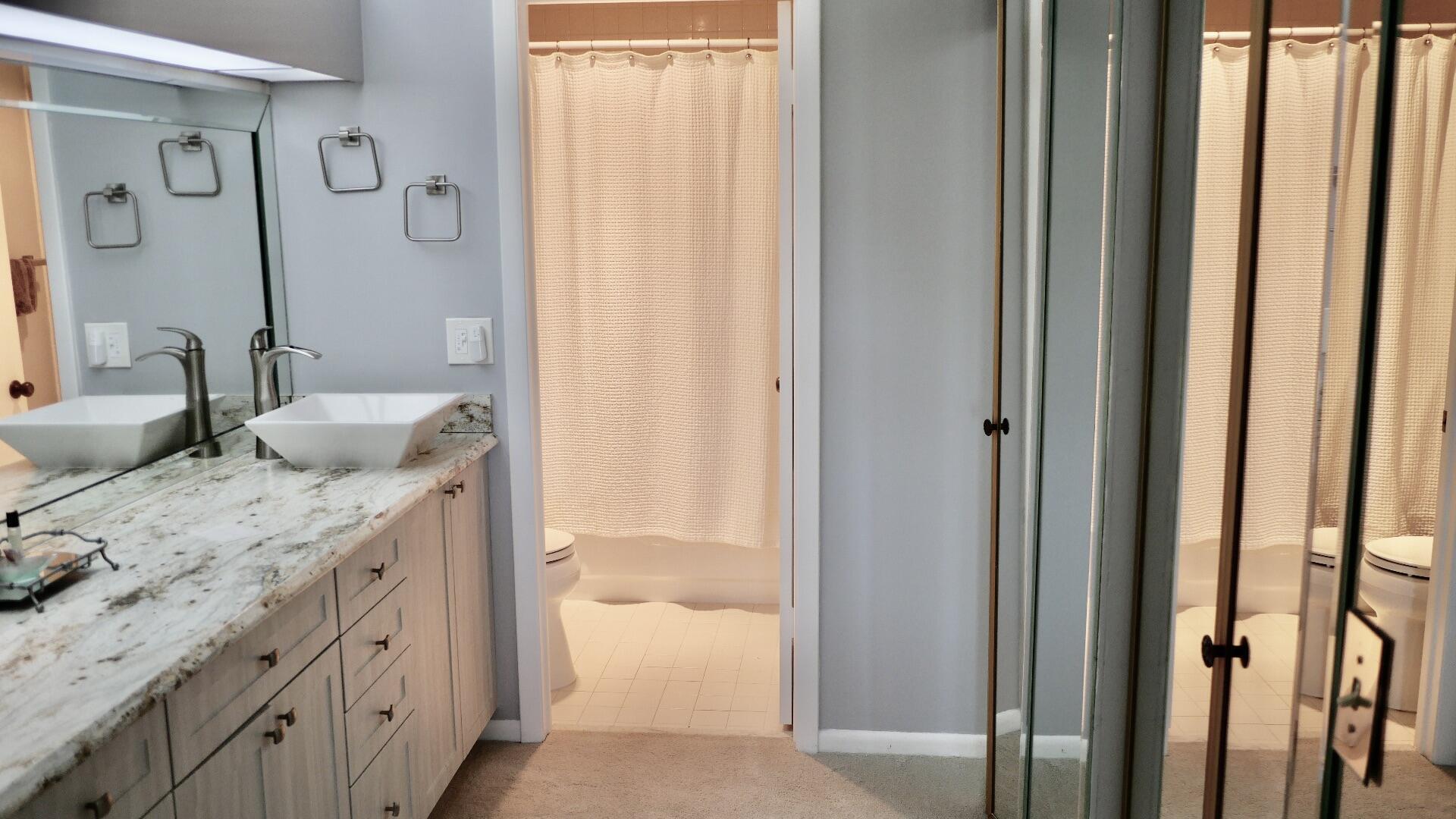 PALM GREENS AT VILLA DEL RAY CONDO II - Residential Lease