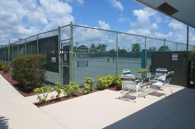 PALM GREENS AT VILLA DEL RAY CONDO II - Residential Lease