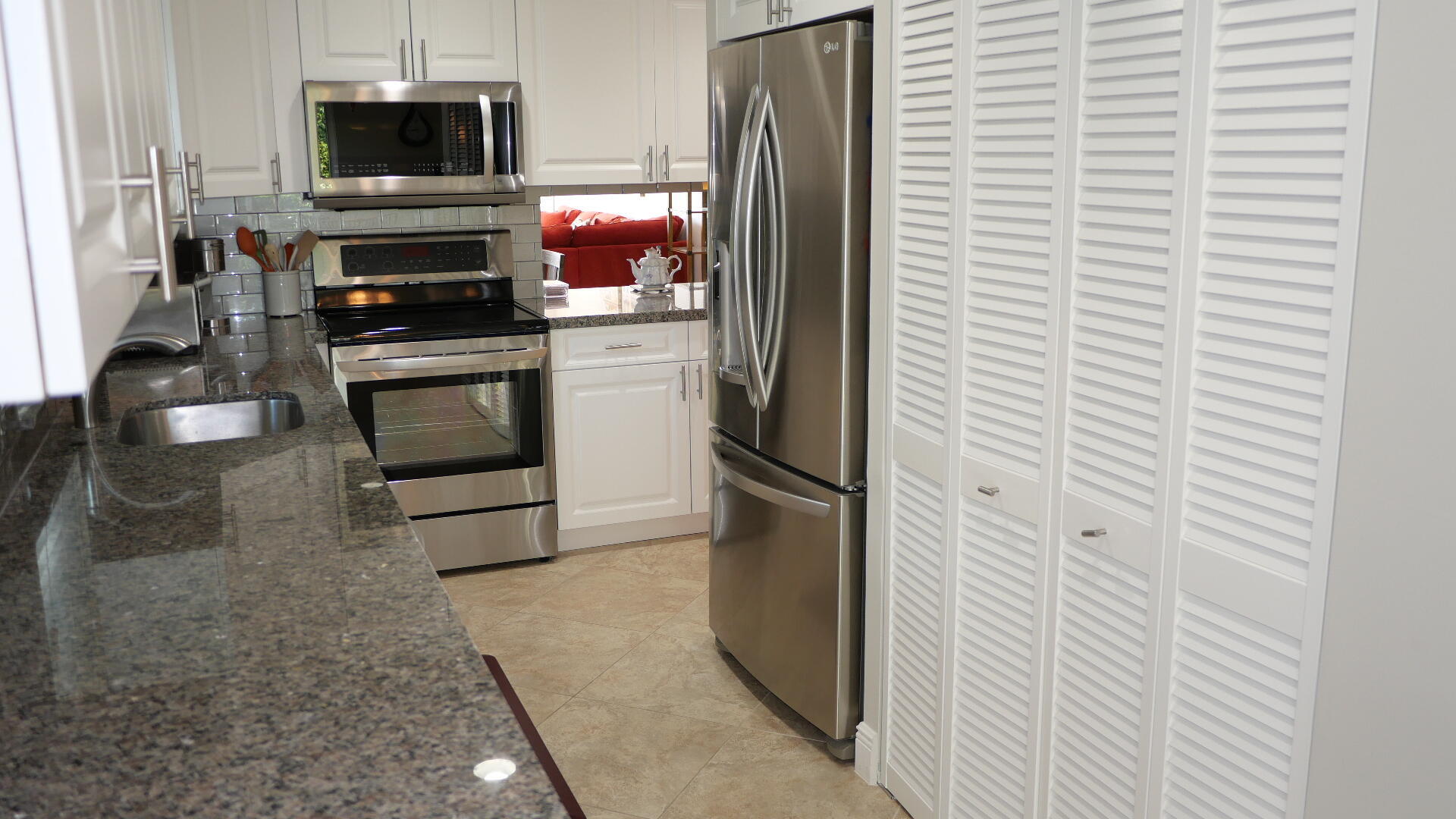 PALM GREENS AT VILLA DEL RAY CONDO II - Residential Lease