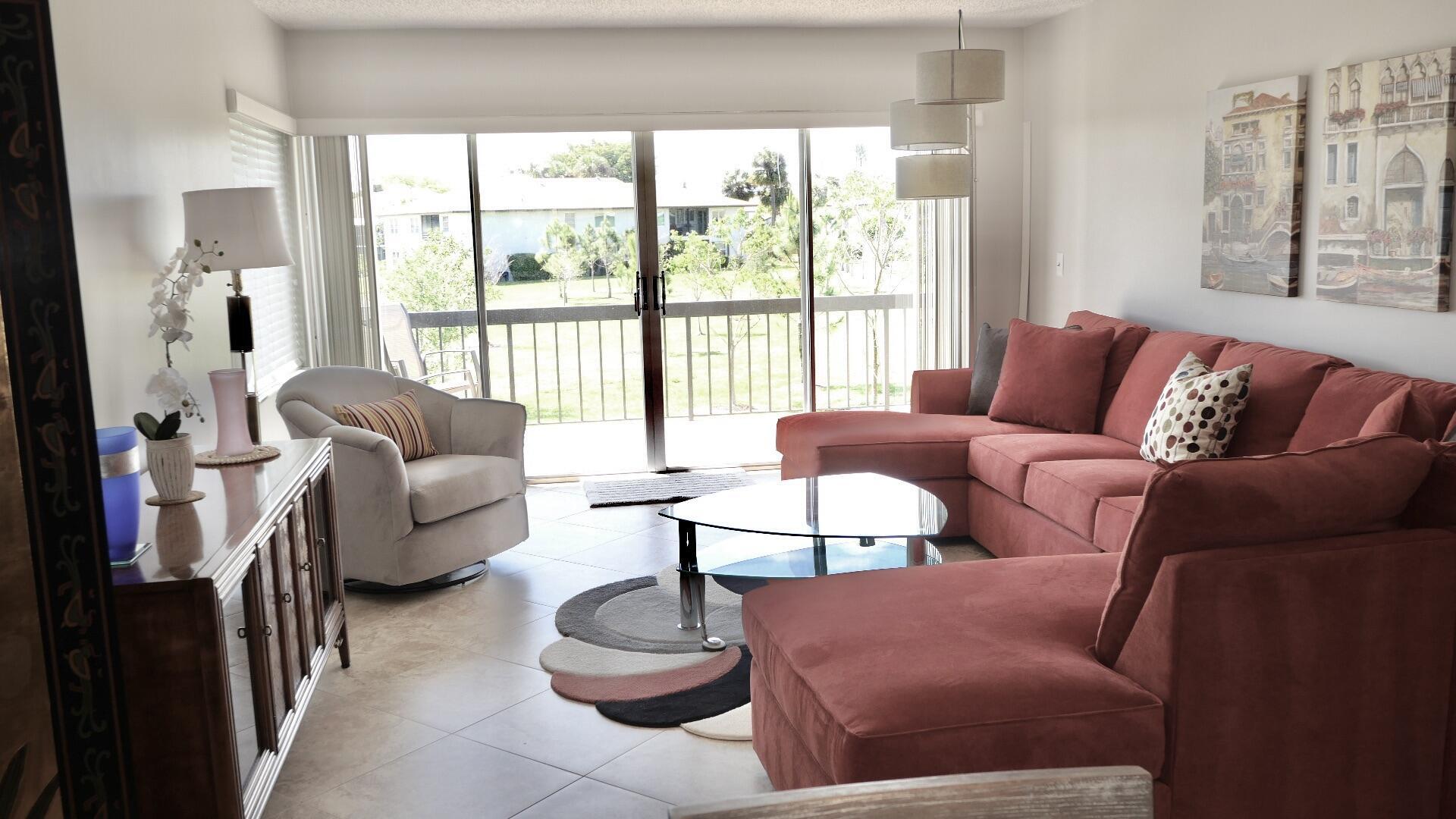 PALM GREENS AT VILLA DEL RAY CONDO II - Residential Lease