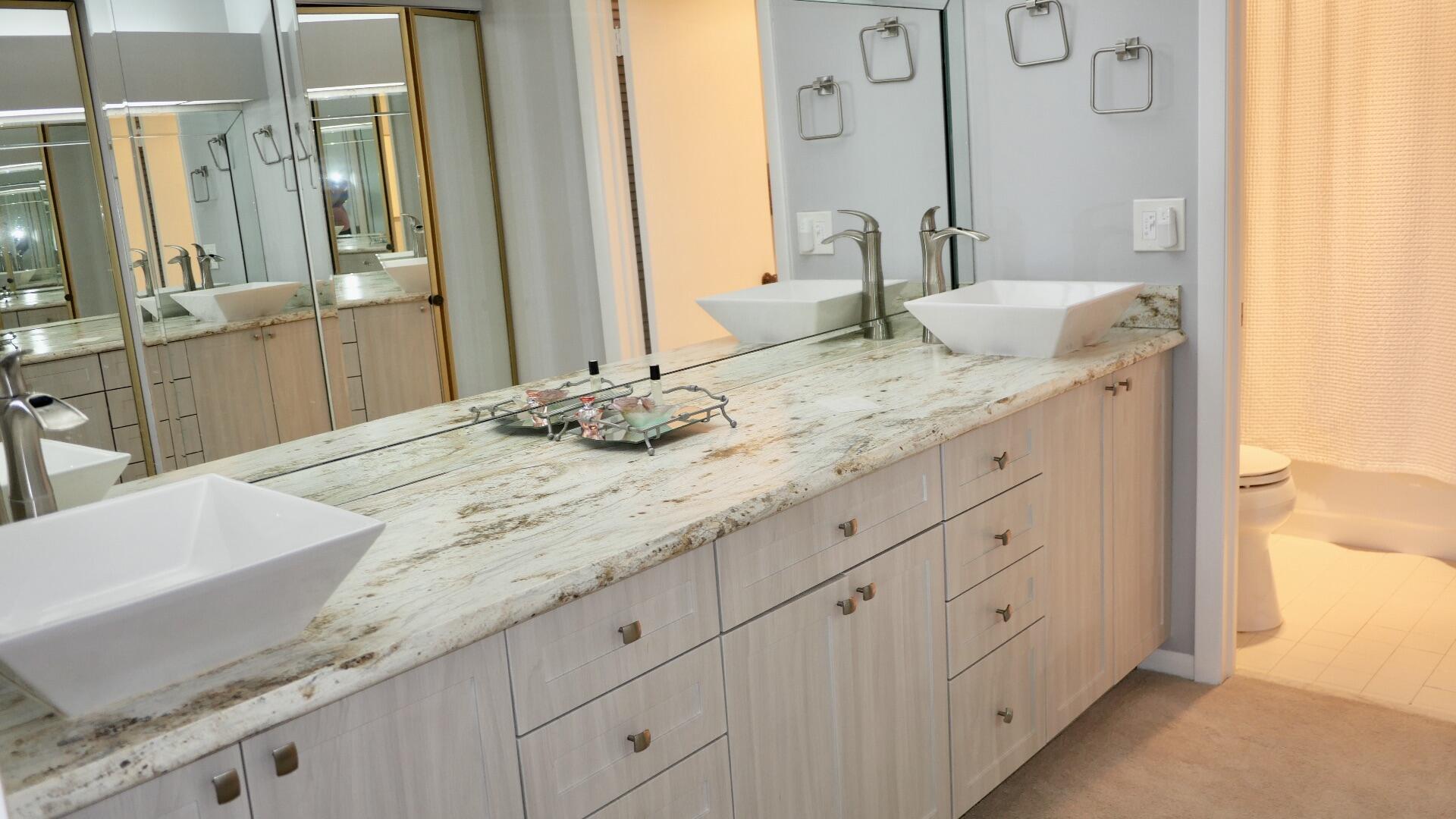 PALM GREENS AT VILLA DEL RAY CONDO II - Residential Lease