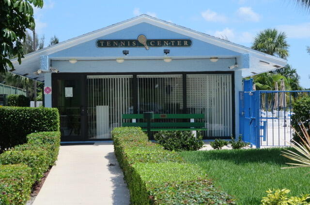 PALM GREENS AT VILLA DEL RAY CONDO II - Residential Lease