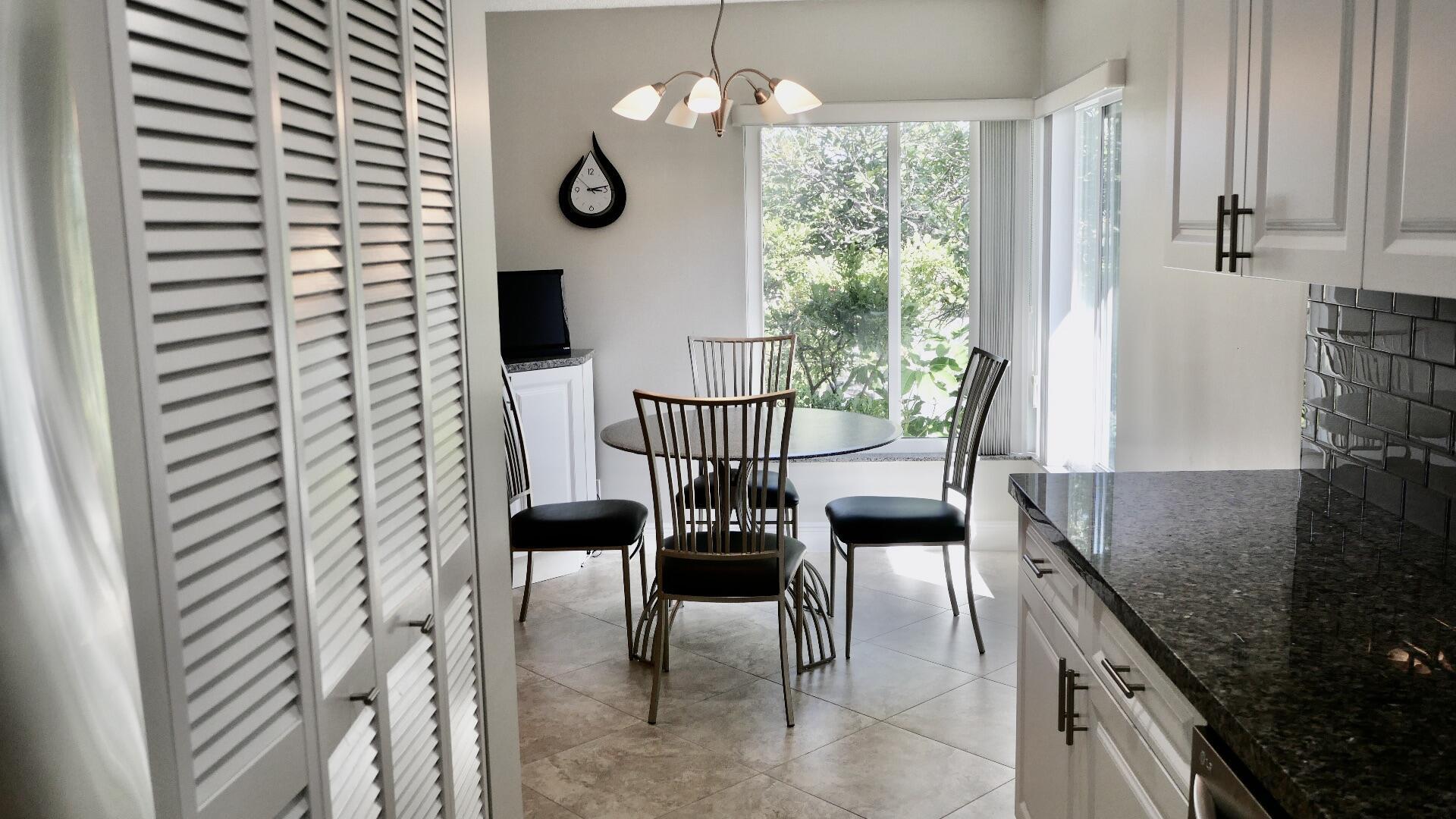 PALM GREENS AT VILLA DEL RAY CONDO II - Residential Lease