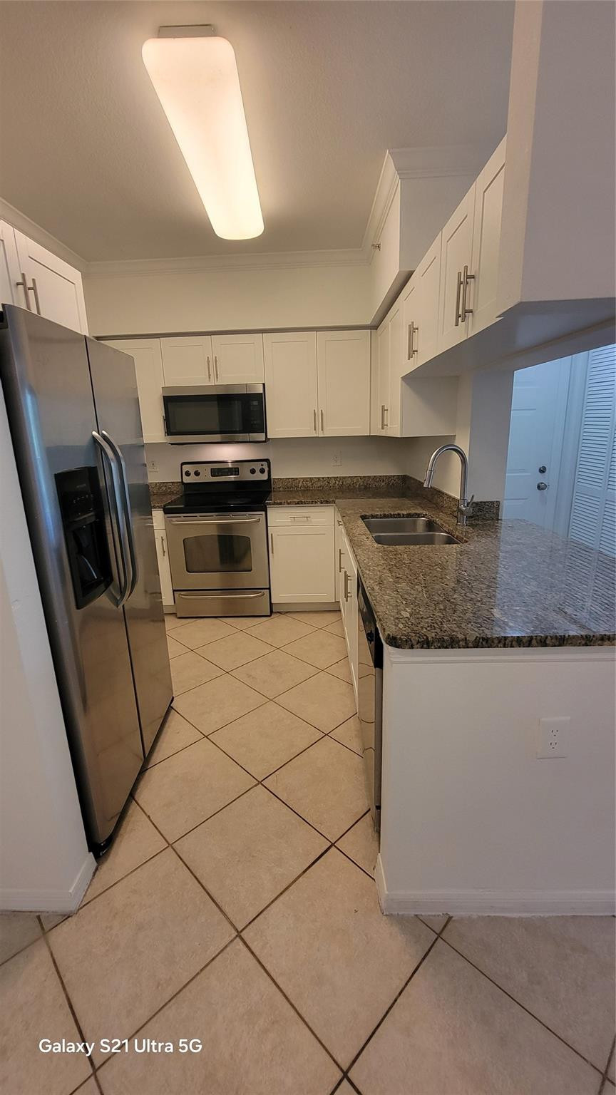 VILLAS AT EMERALD DUNES CONDO - Residential Lease