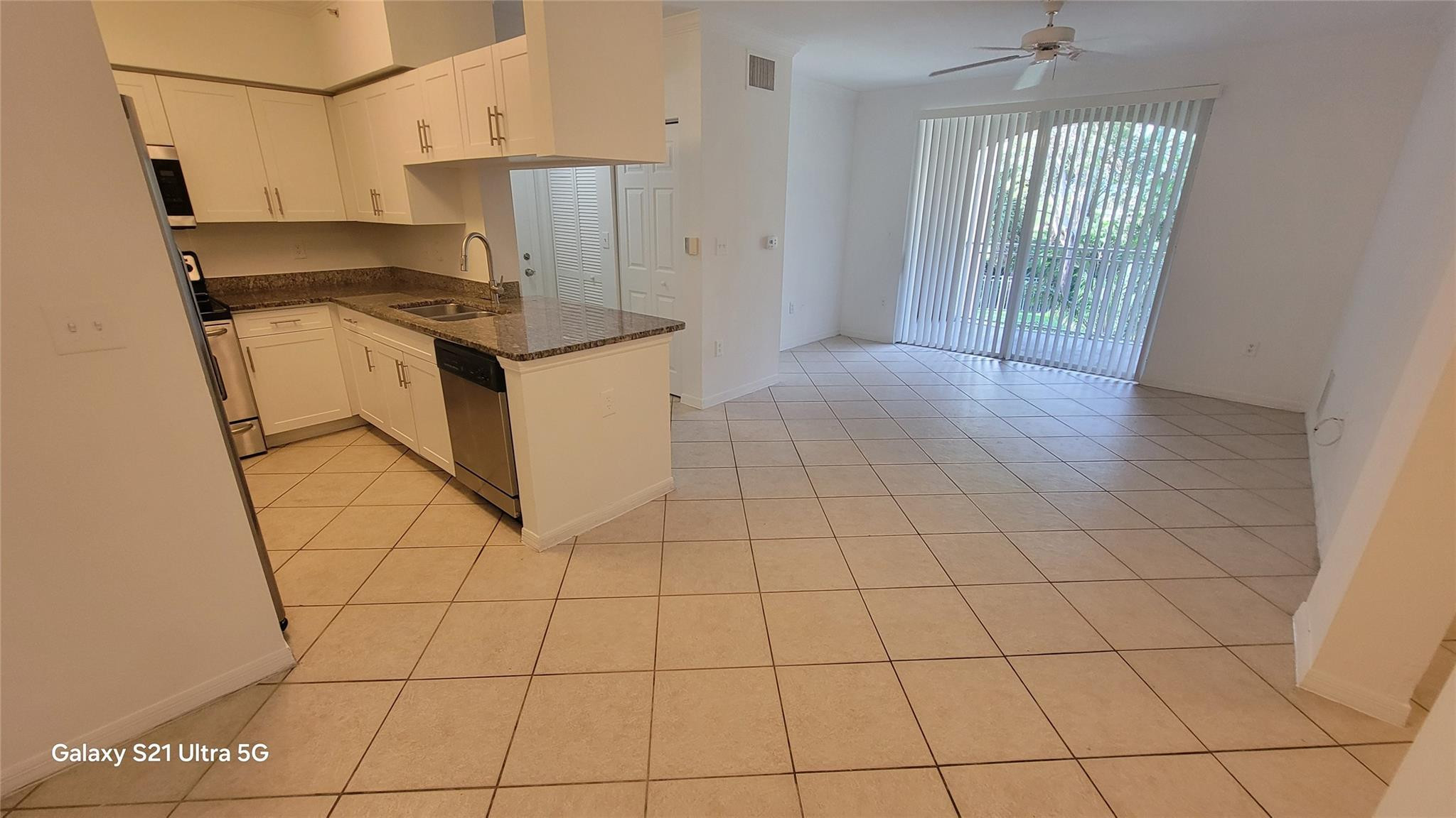 VILLAS AT EMERALD DUNES CONDO - Residential Lease
