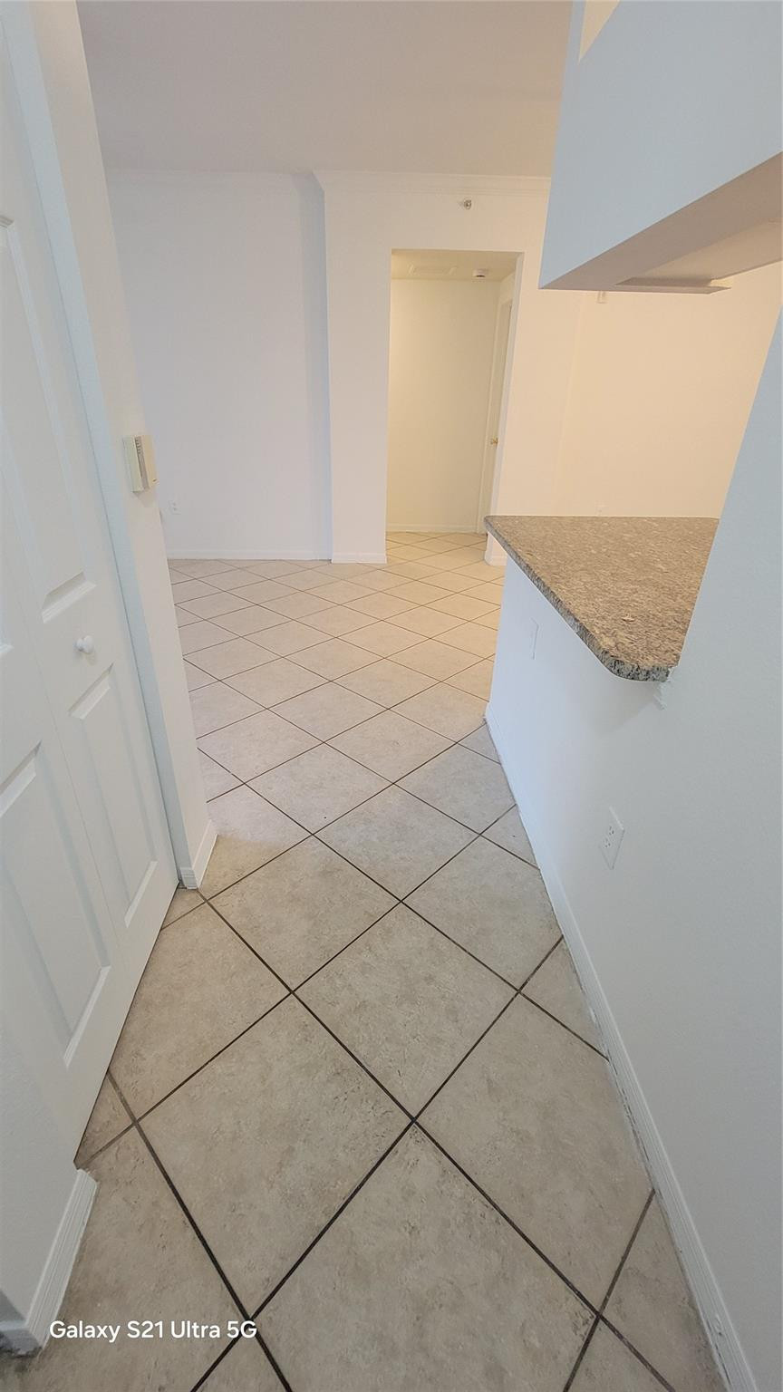 VILLAS AT EMERALD DUNES CONDO - Residential Lease