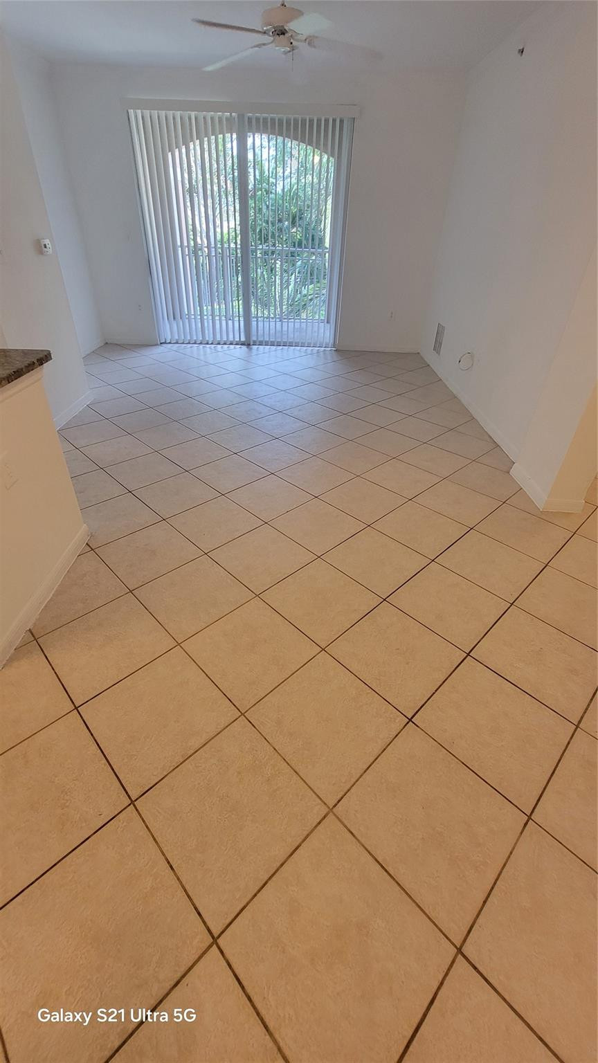 VILLAS AT EMERALD DUNES CONDO - Residential Lease
