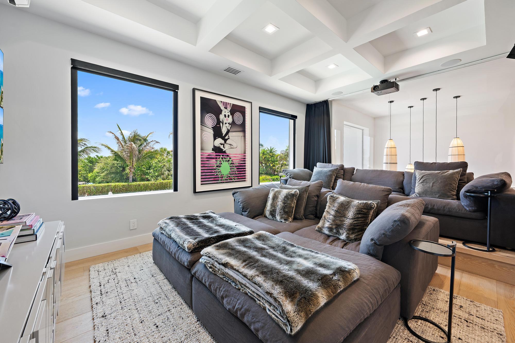 INDIAN HILLS - Residential