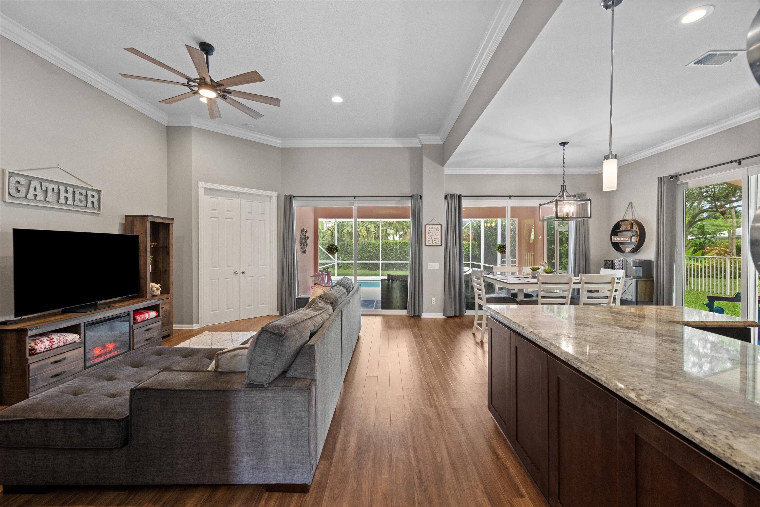 GARDEN OAKS - Residential