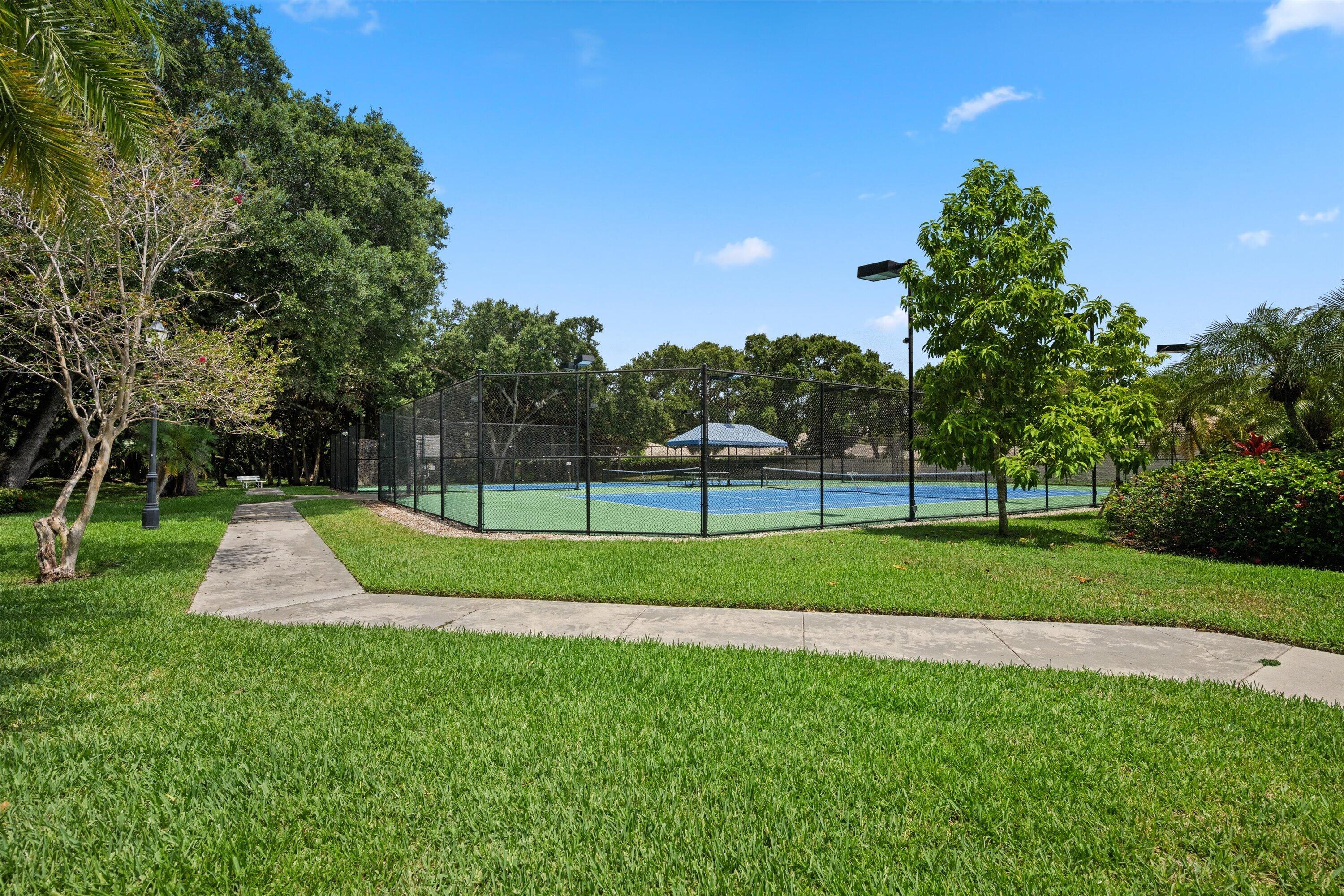 GARDEN OAKS - Residential