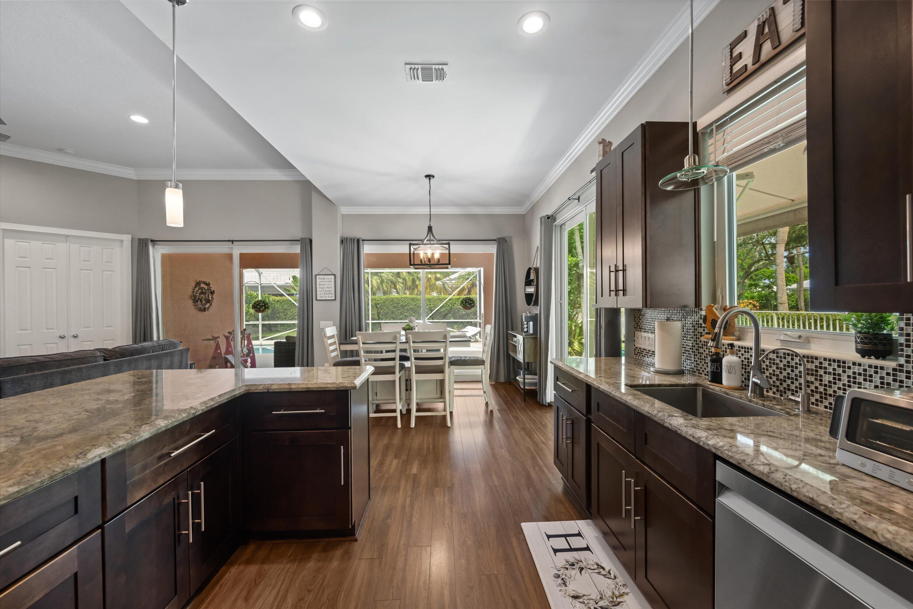 GARDEN OAKS - Residential