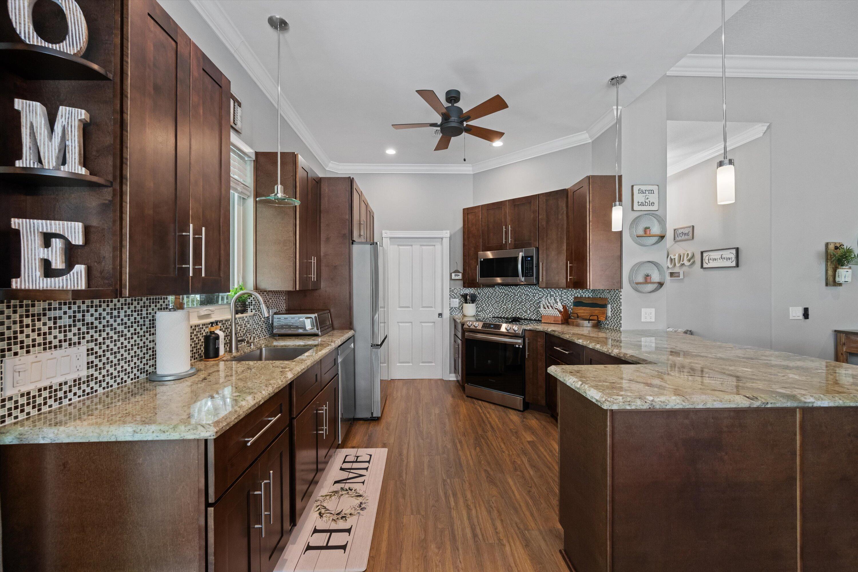 GARDEN OAKS - Residential