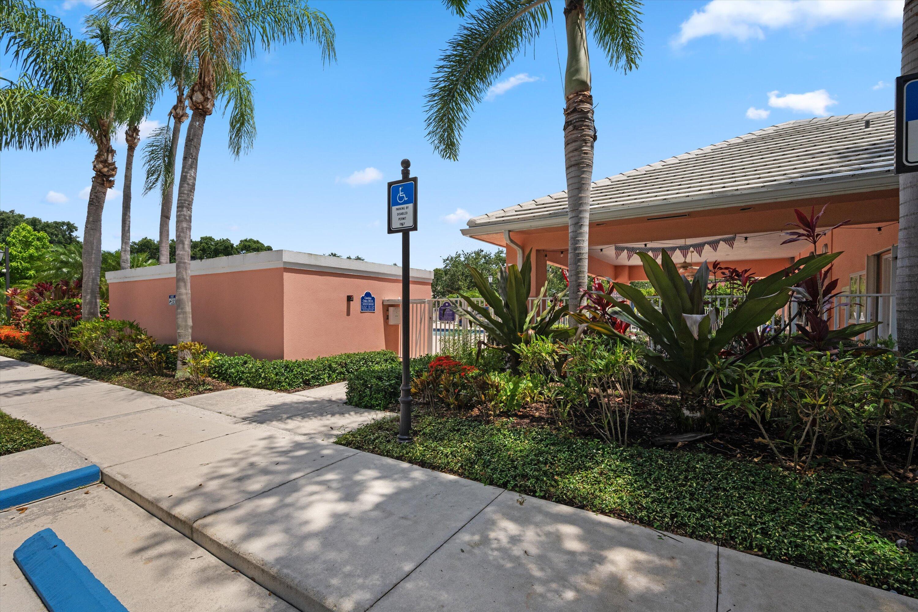 GARDEN OAKS - Residential
