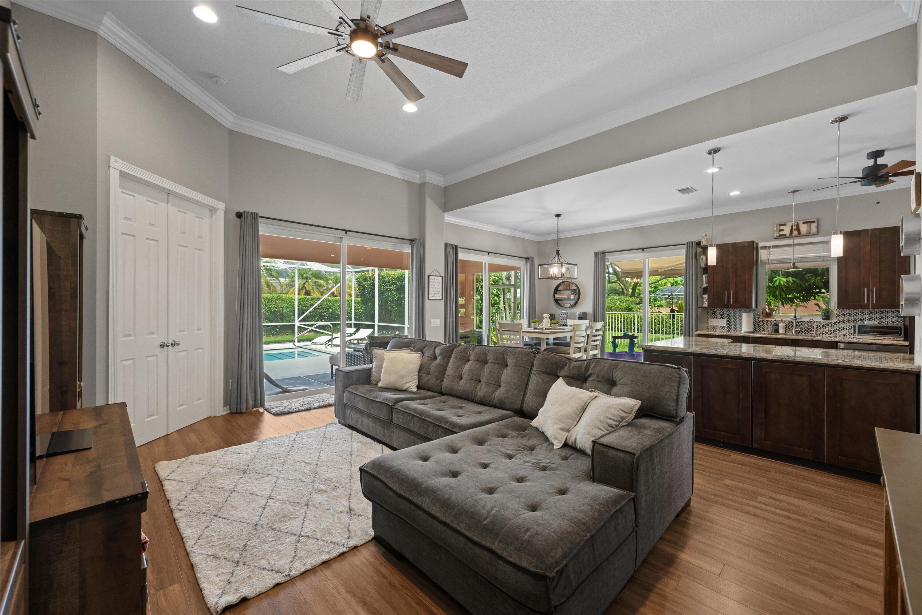GARDEN OAKS - Residential