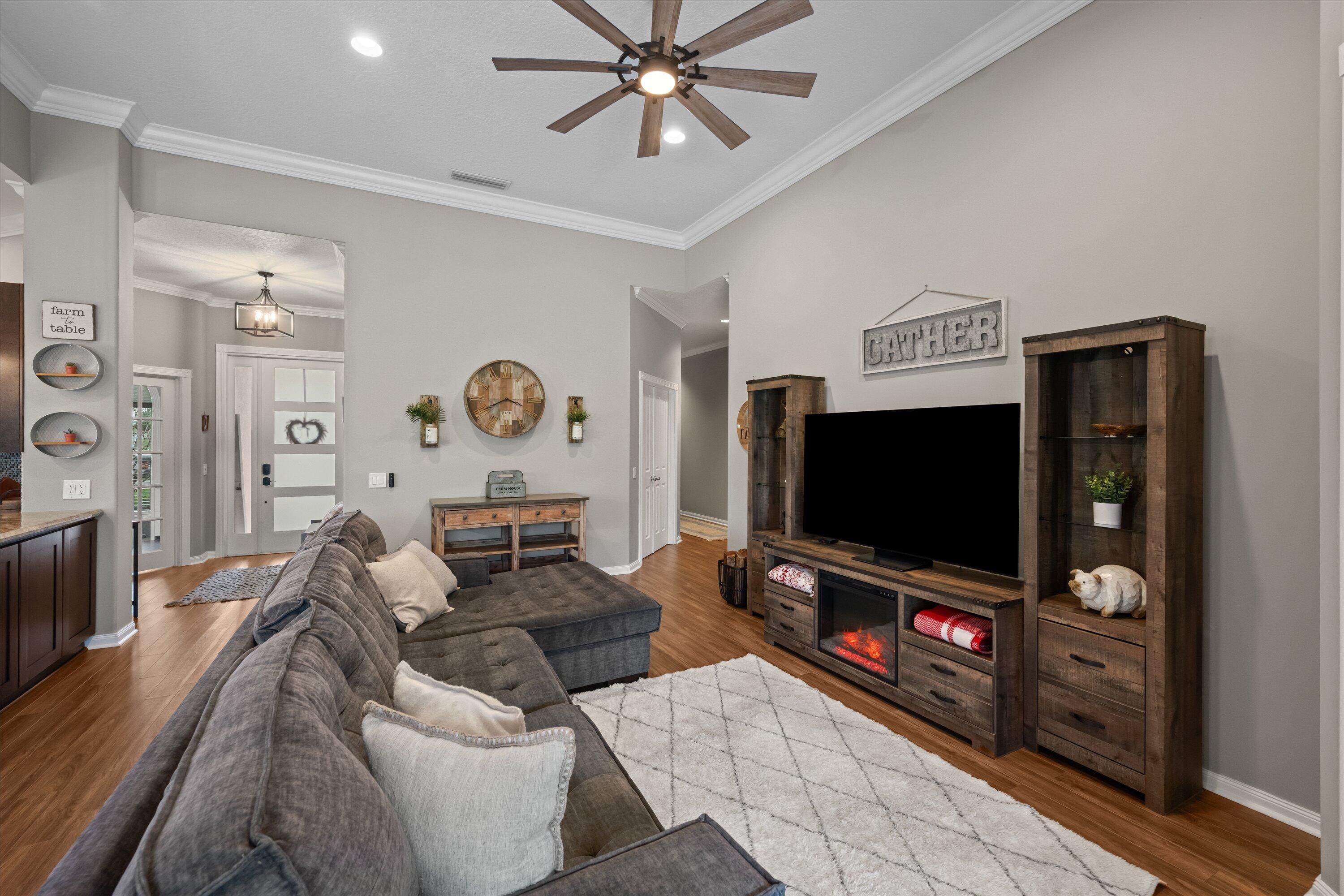GARDEN OAKS - Residential