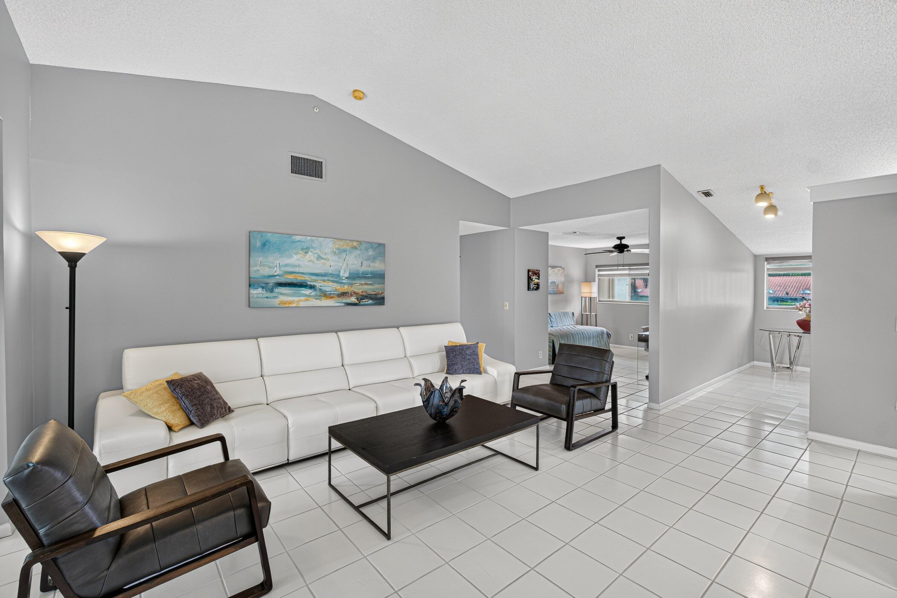 PALM CHASE LAKES - Residential