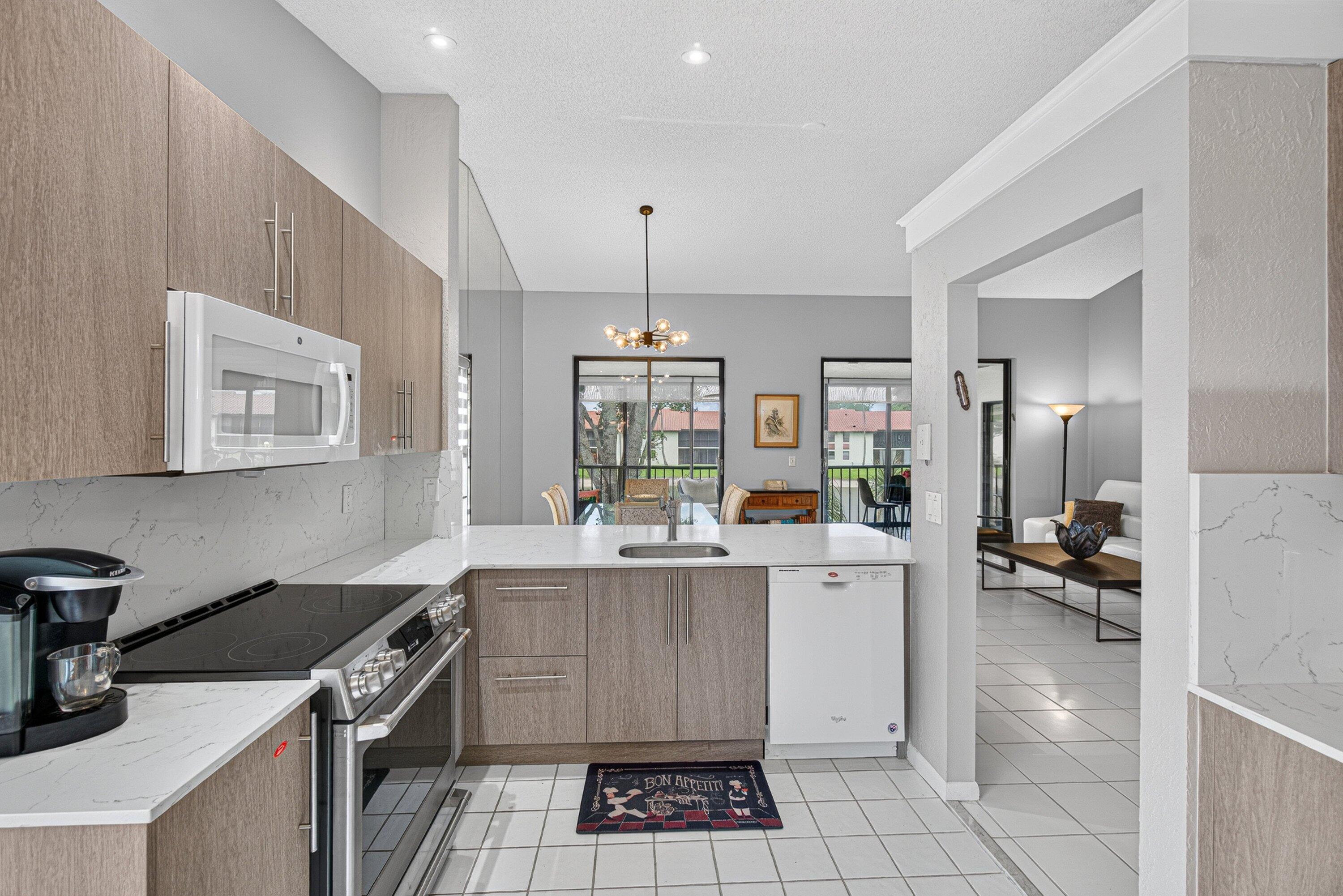 PALM CHASE LAKES - Residential