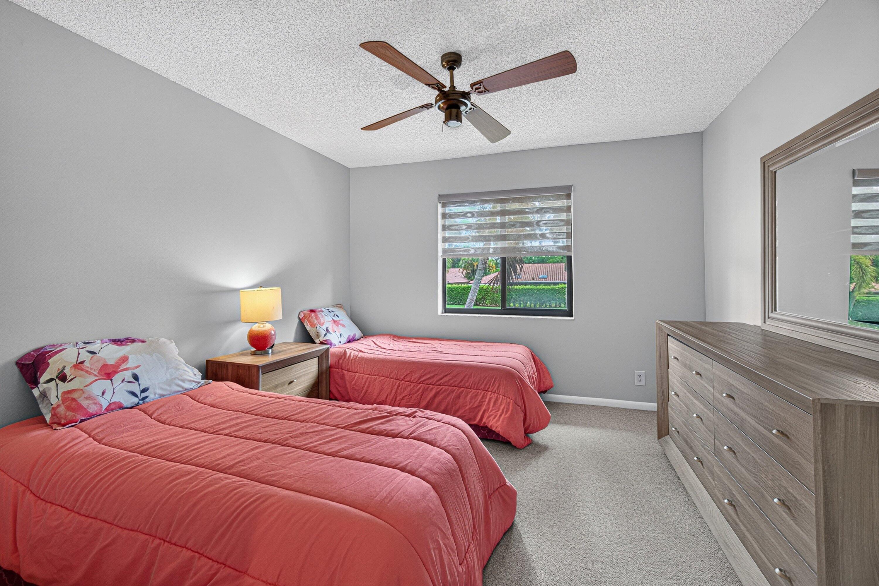 PALM CHASE LAKES - Residential