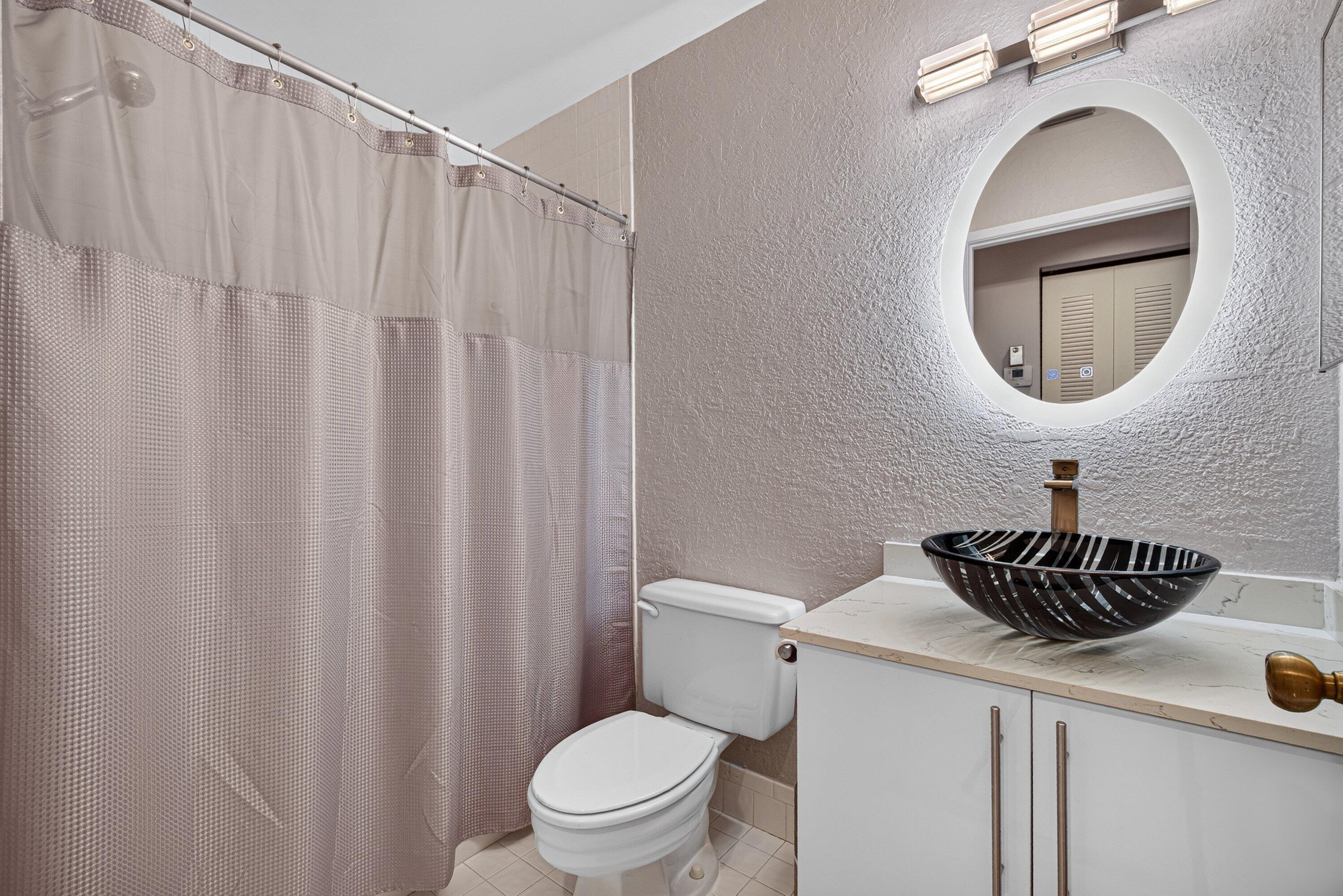 PALM CHASE LAKES - Residential