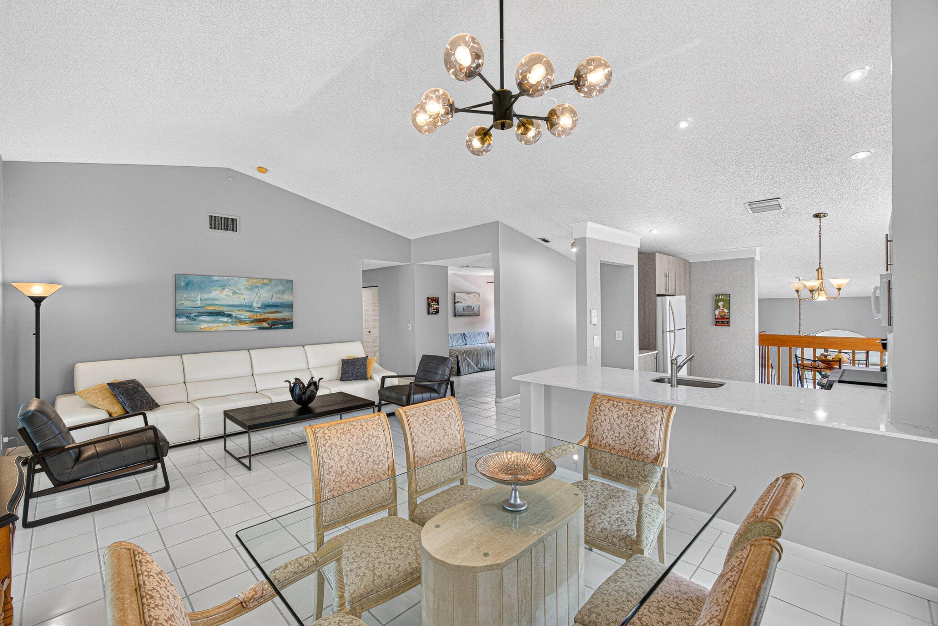 PALM CHASE LAKES - Residential
