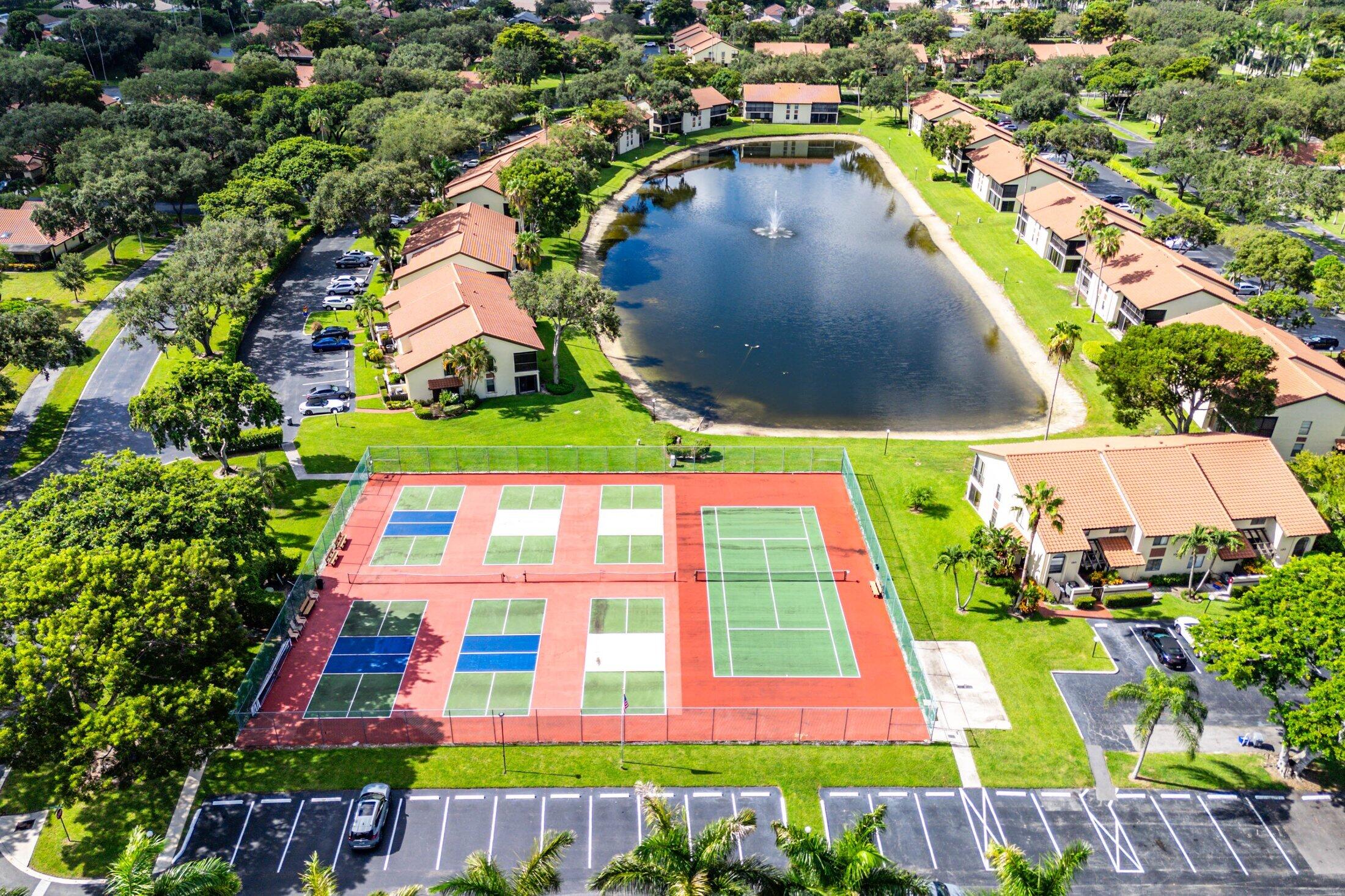 PALM CHASE LAKES - Residential