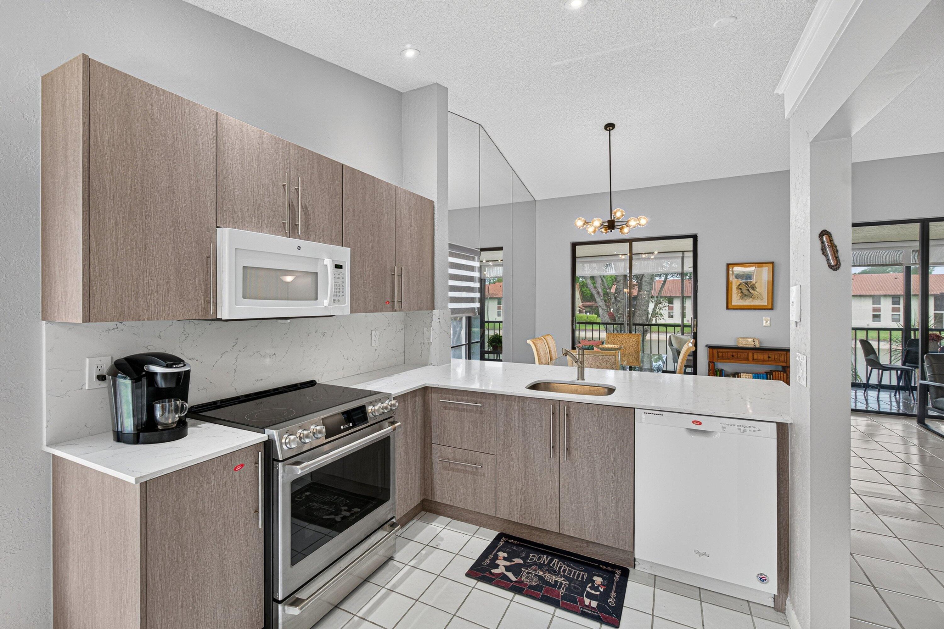 PALM CHASE LAKES - Residential