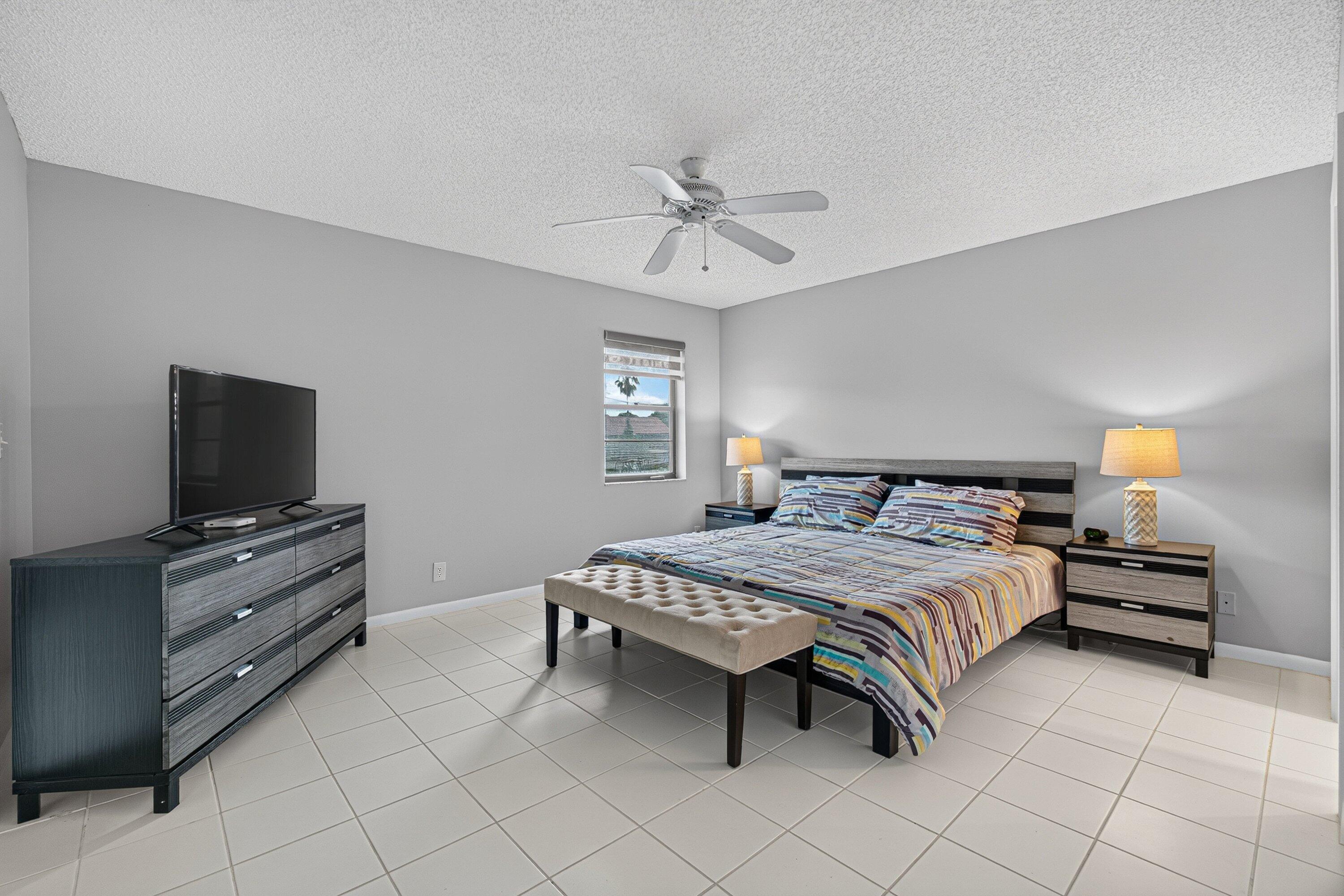 PALM CHASE LAKES - Residential