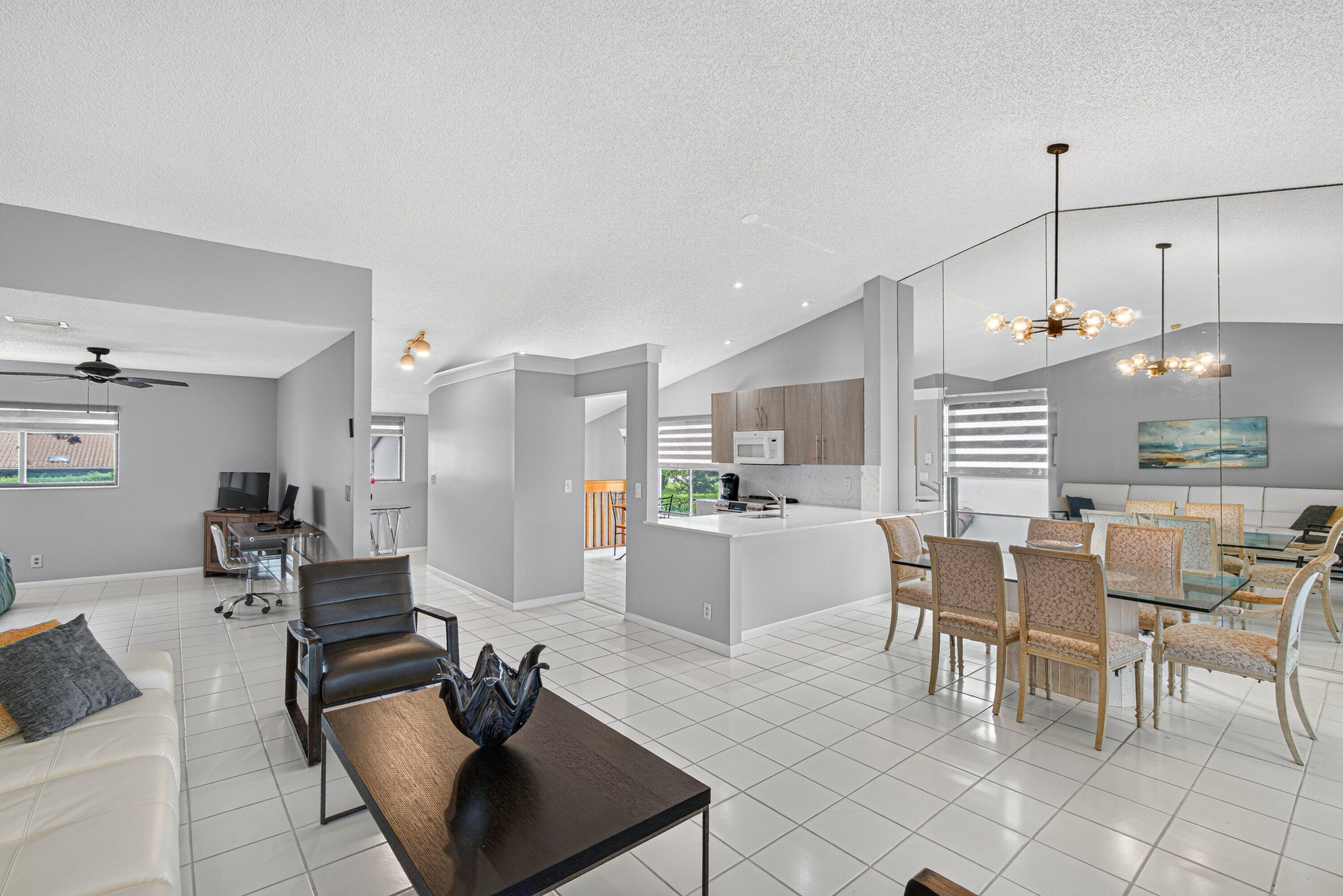 PALM CHASE LAKES - Residential