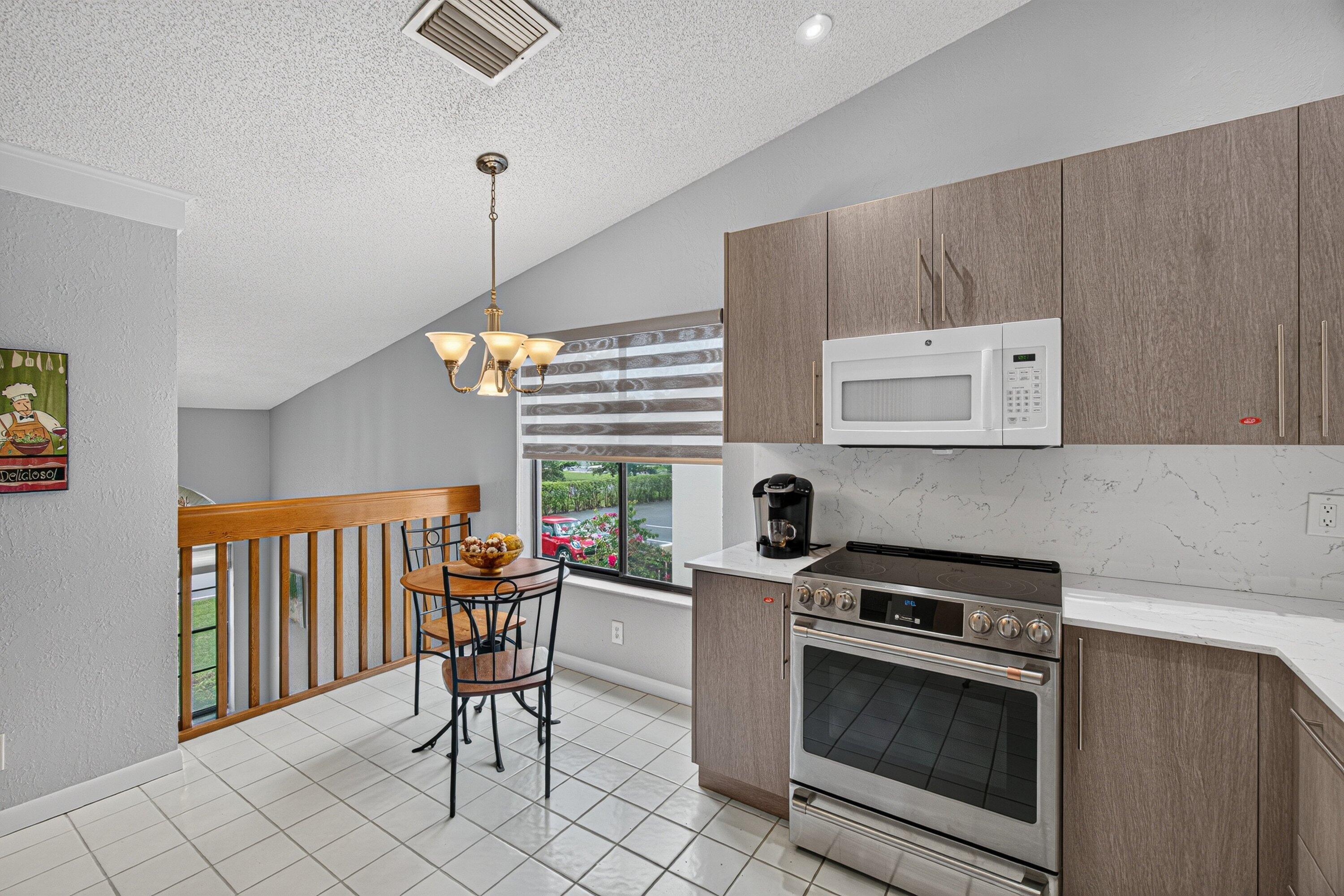 PALM CHASE LAKES - Residential