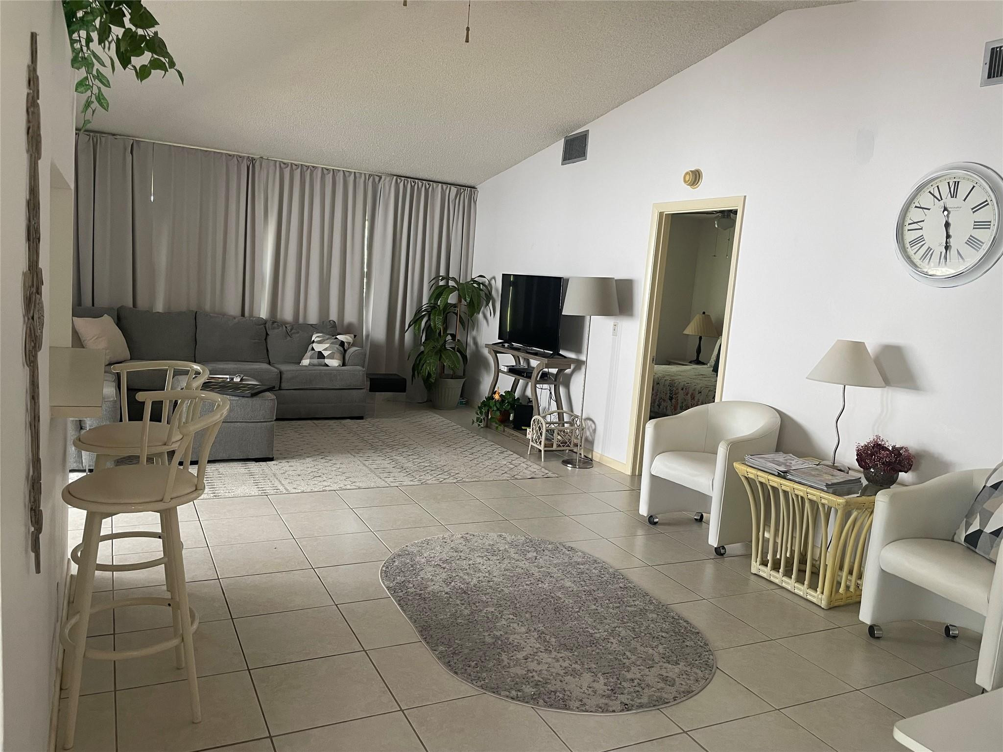 NORTHPOINTE I - Residential Lease
