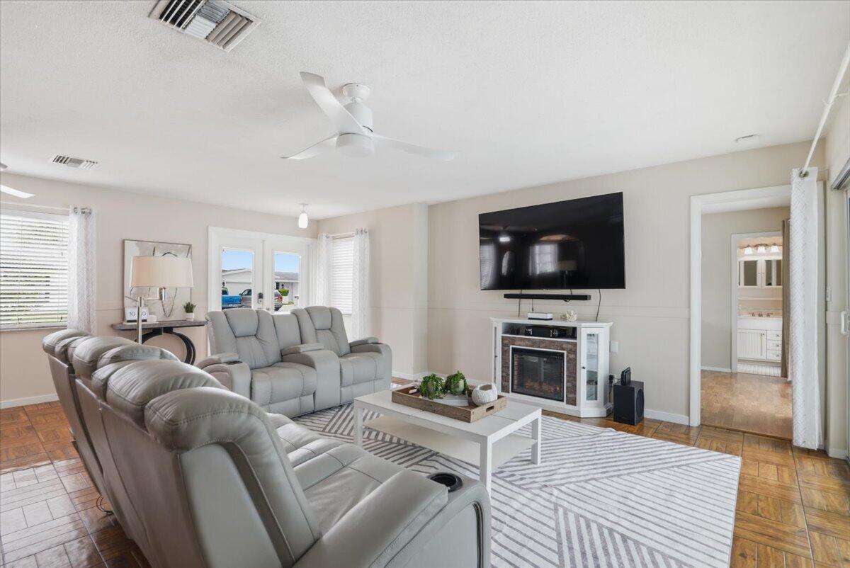 ROYAL PALM ACRES EIGHTH SEC - Residential