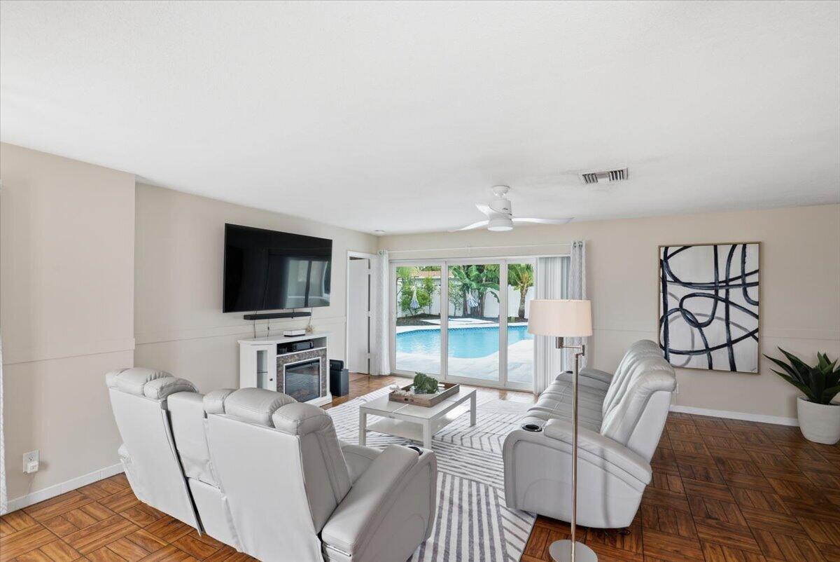 ROYAL PALM ACRES EIGHTH SEC - Residential
