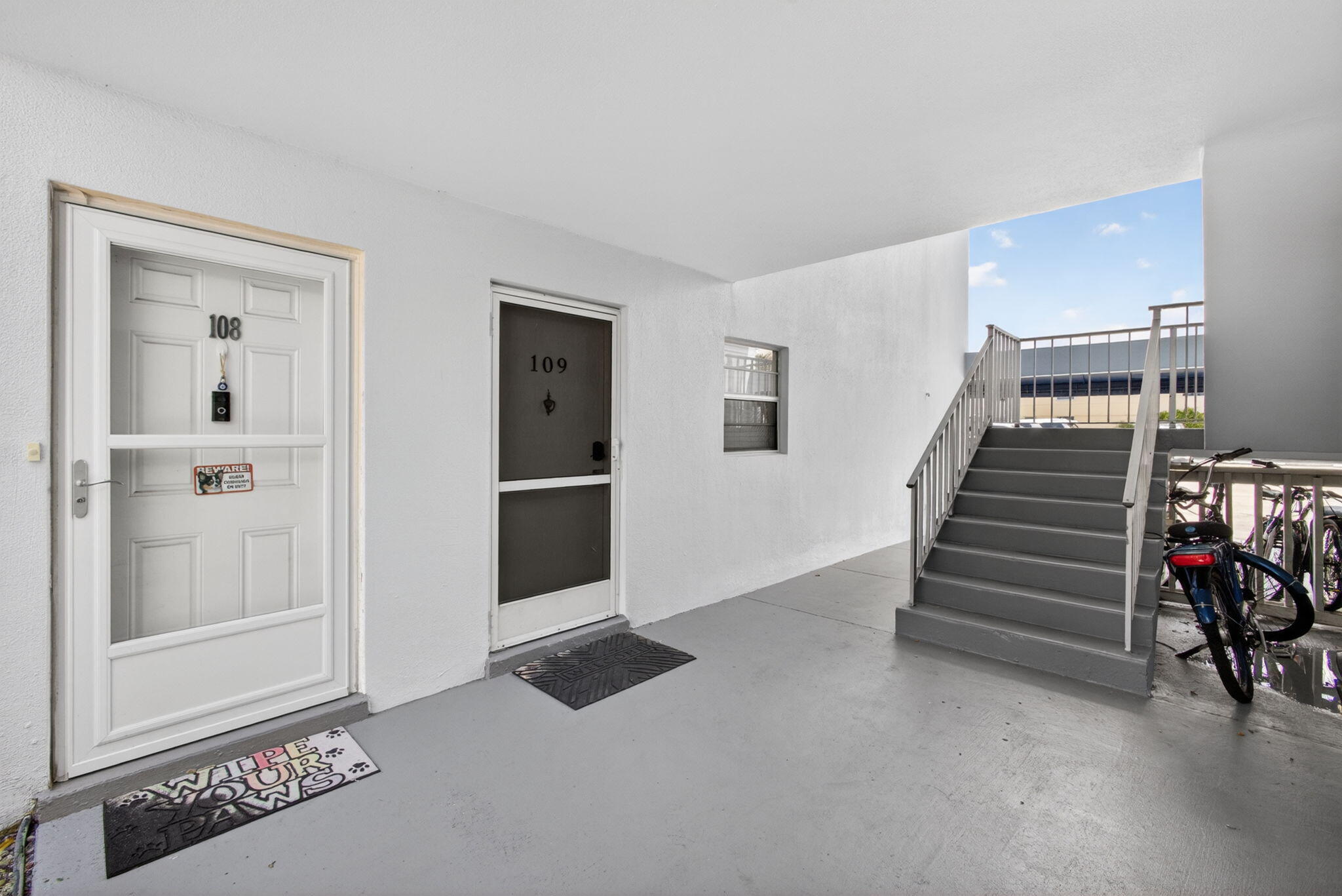 LORI-LYNN CONDO - Residential