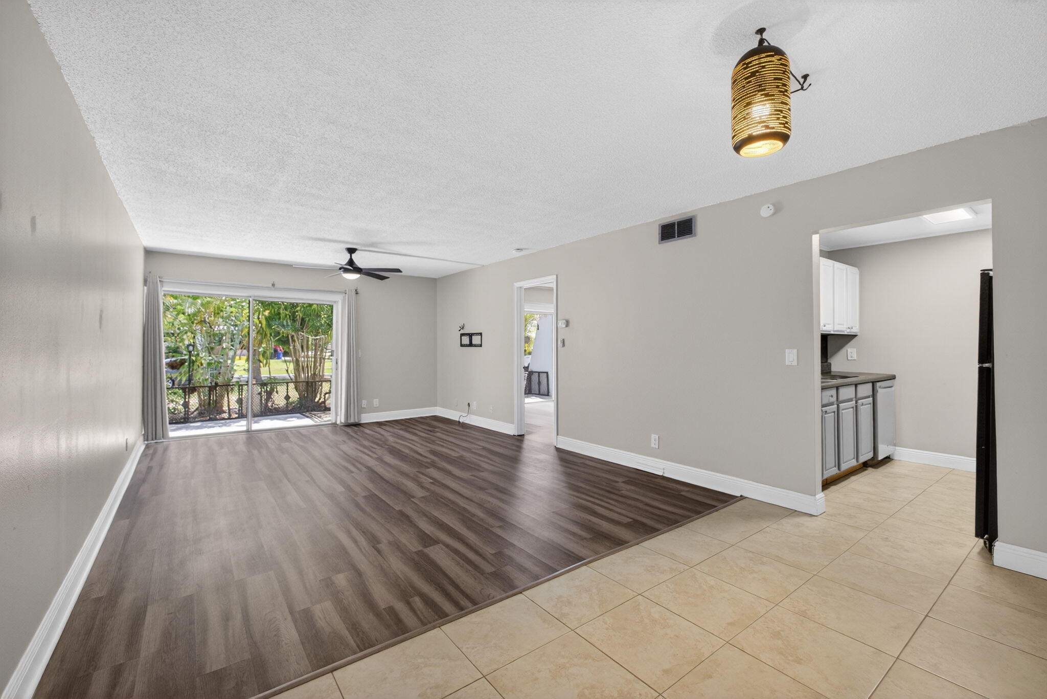 LORI-LYNN CONDO - Residential