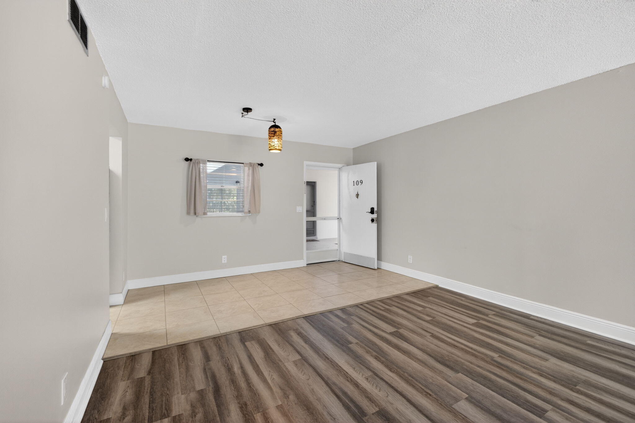 LORI-LYNN CONDO - Residential