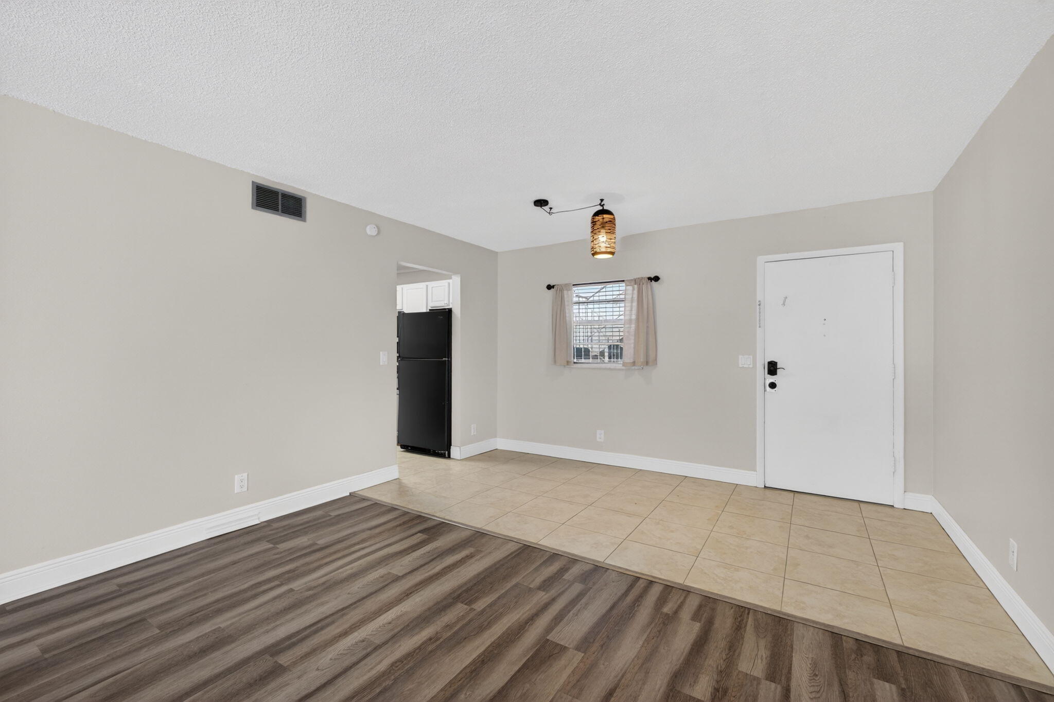 LORI-LYNN CONDO - Residential