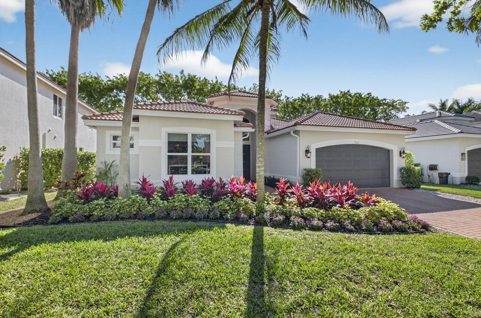 SATURNIA ISLES 1 - Residential