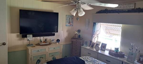 Royal Palm Mobile Home Park - Residential