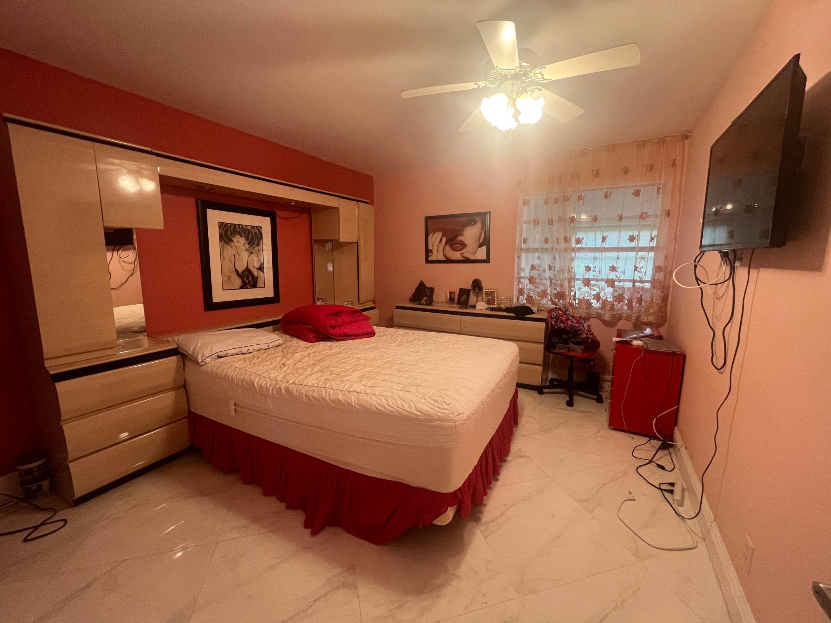 KINGS POINT - Residential