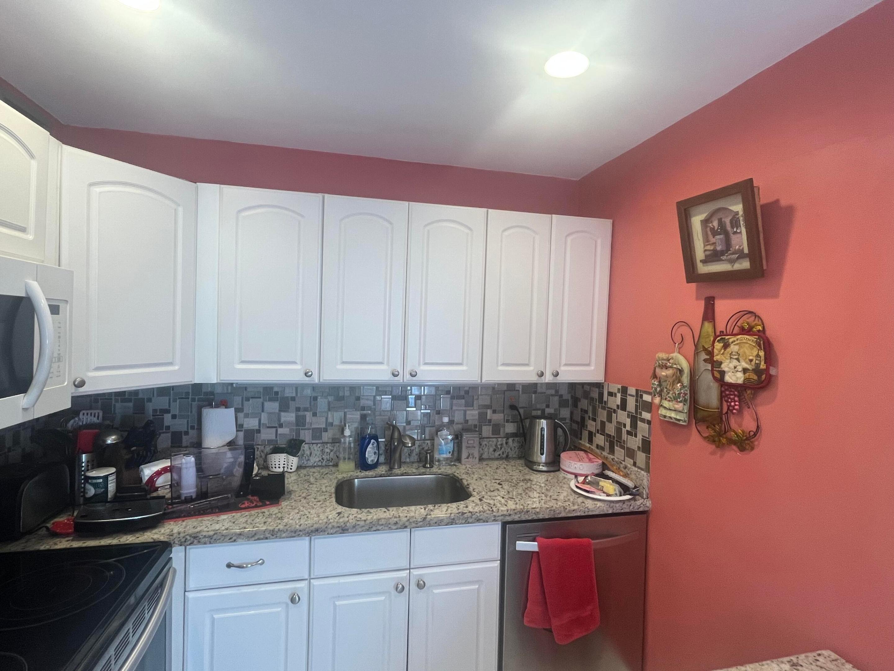 KINGS POINT - Residential