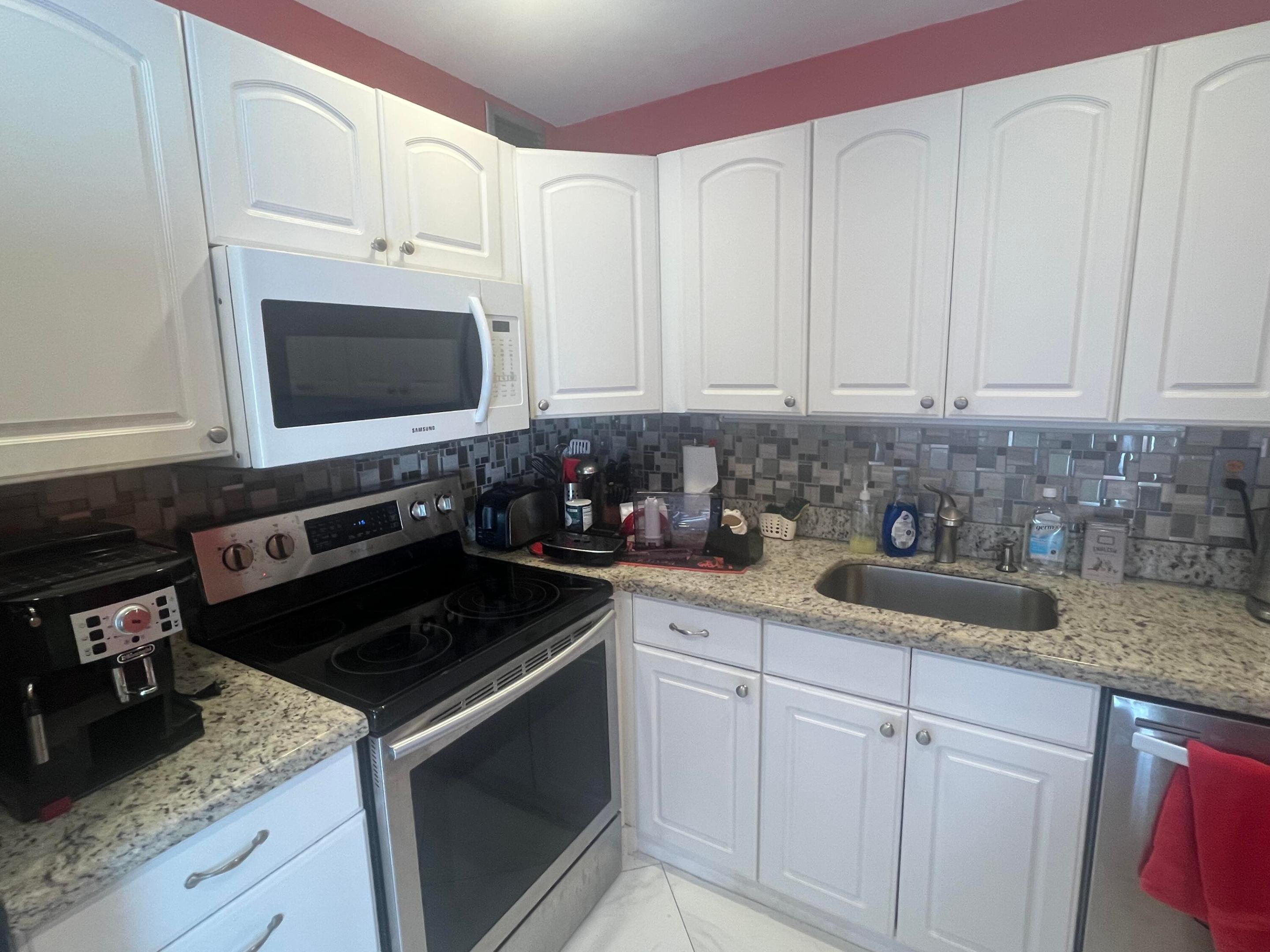 KINGS POINT - Residential