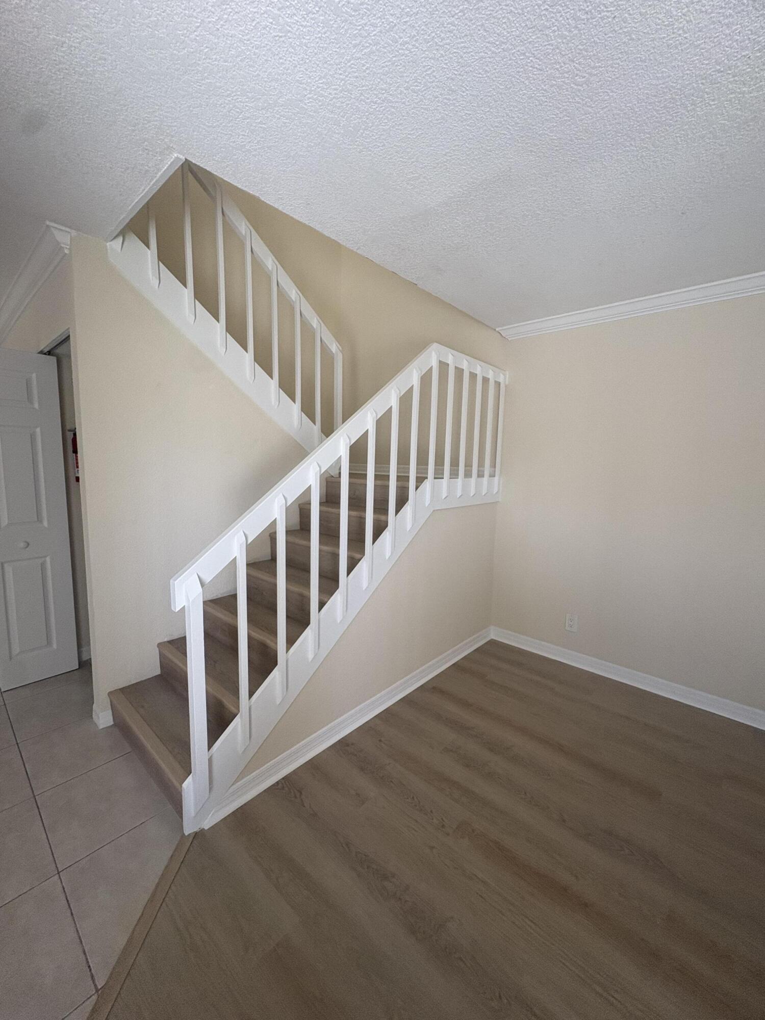 Lakewood of Palm Springs - Residential