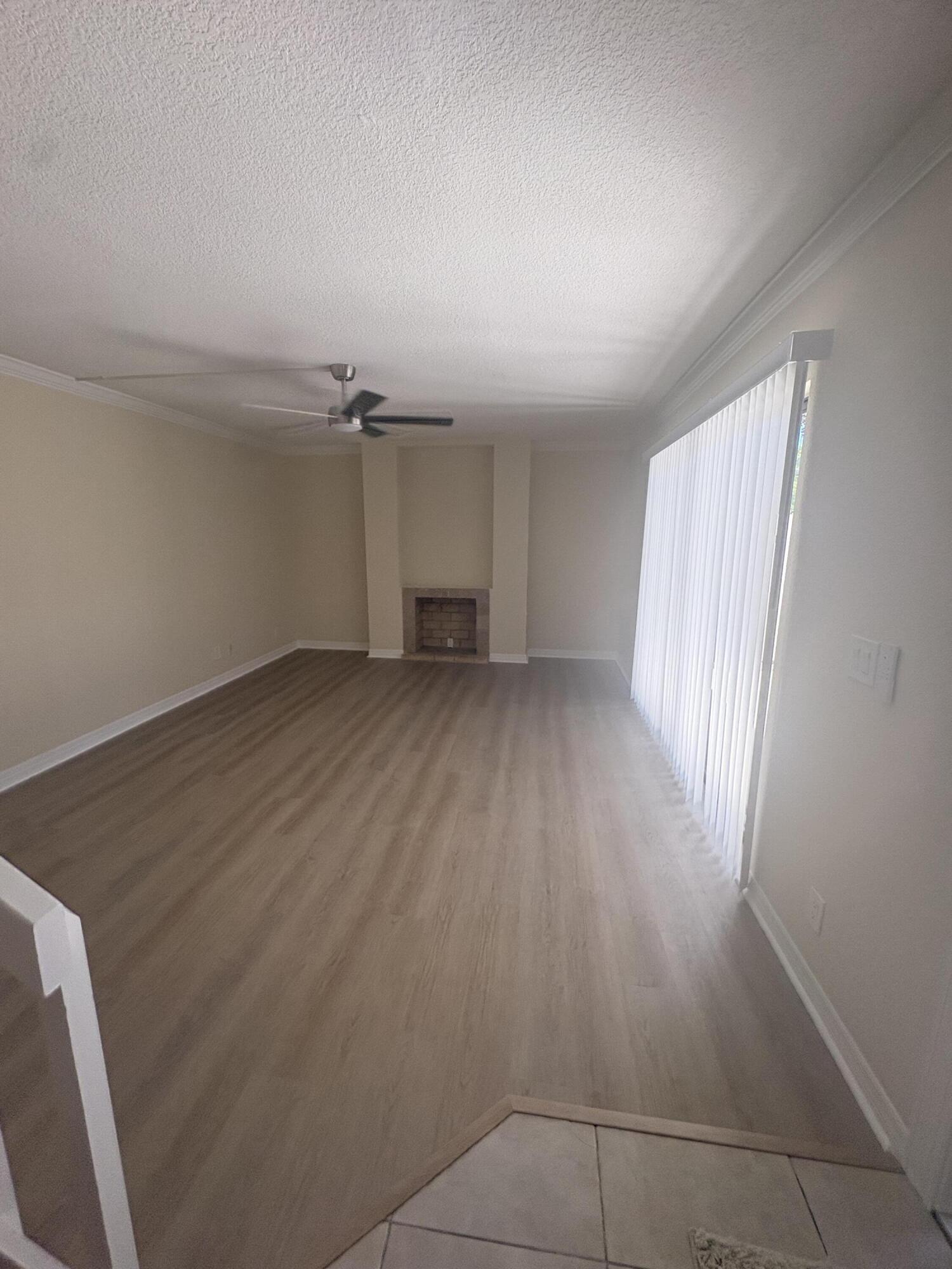 Lakewood of Palm Springs - Residential
