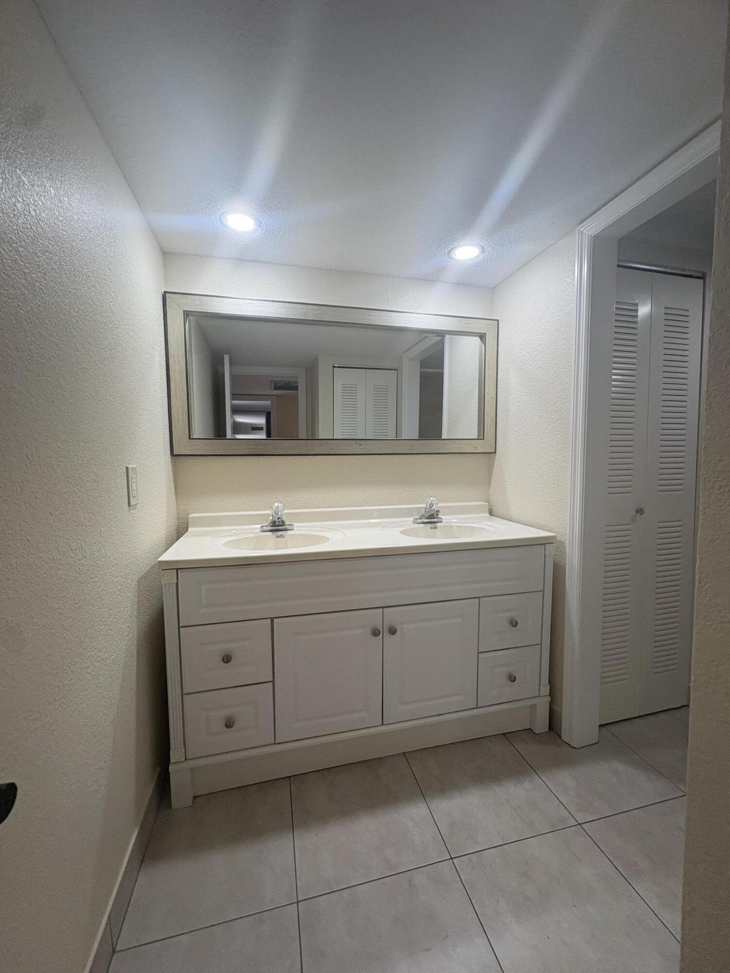 Lakewood of Palm Springs - Residential