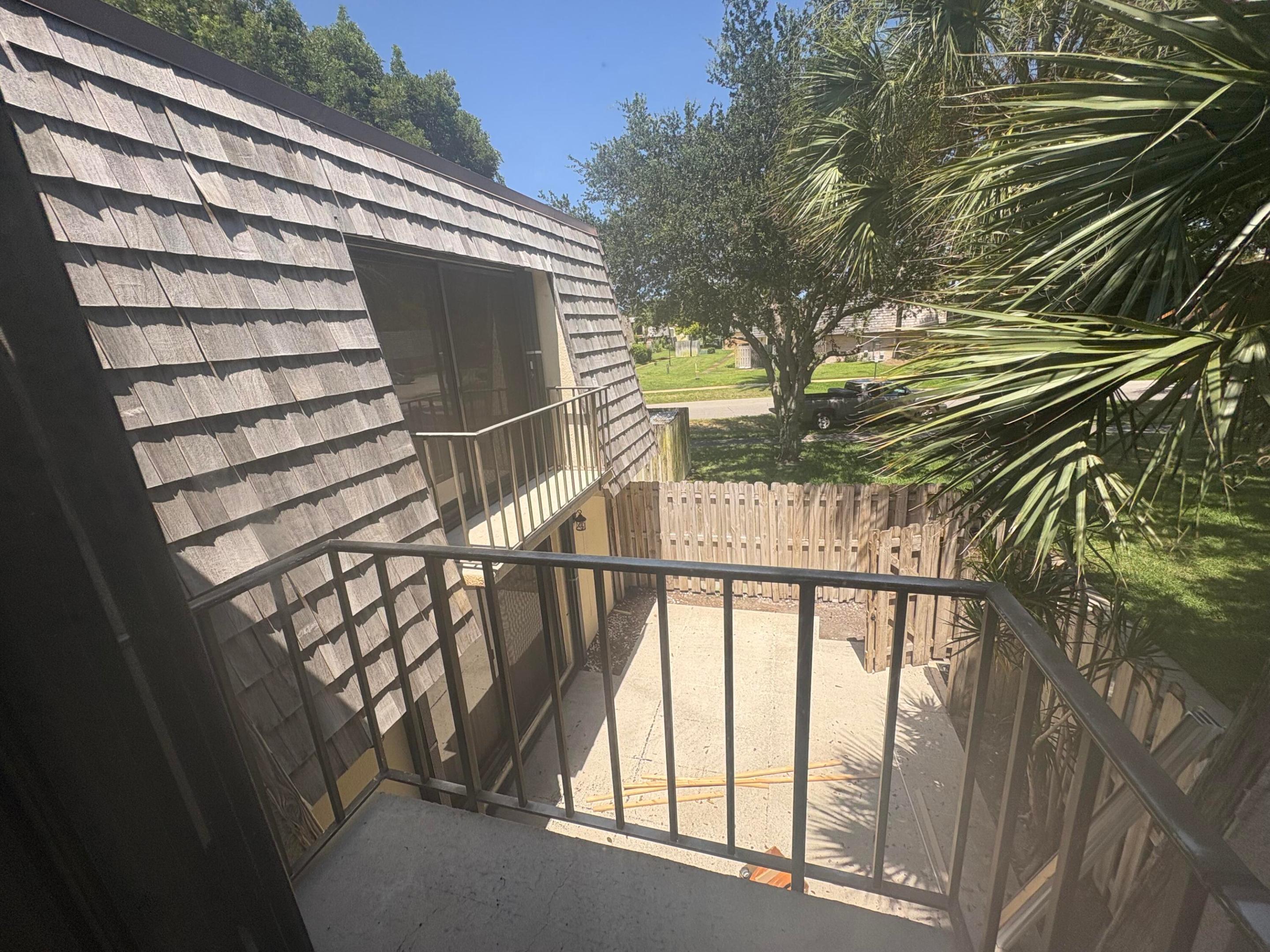 Lakewood of Palm Springs - Residential