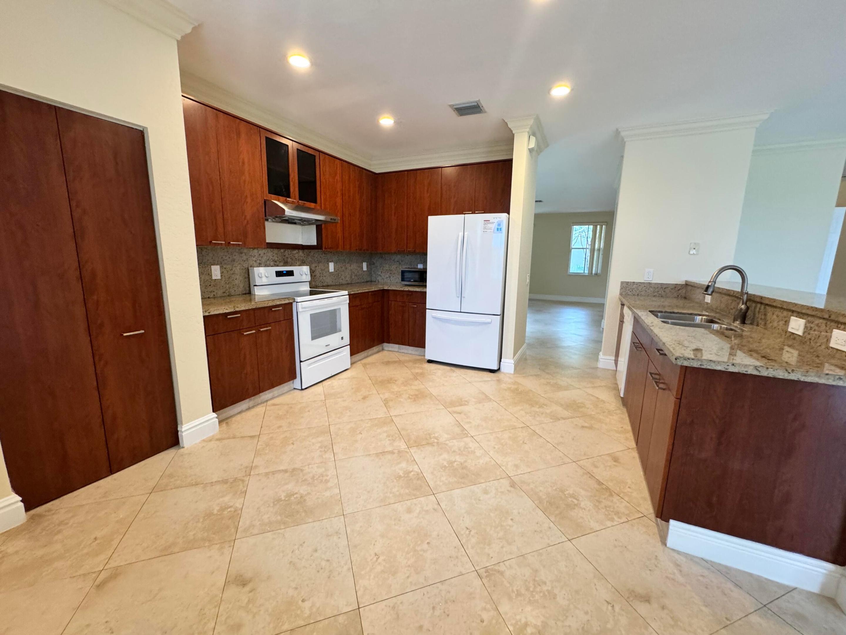 SECTOR 2-PARCELS 17 18 19 & 20 - Residential Lease
