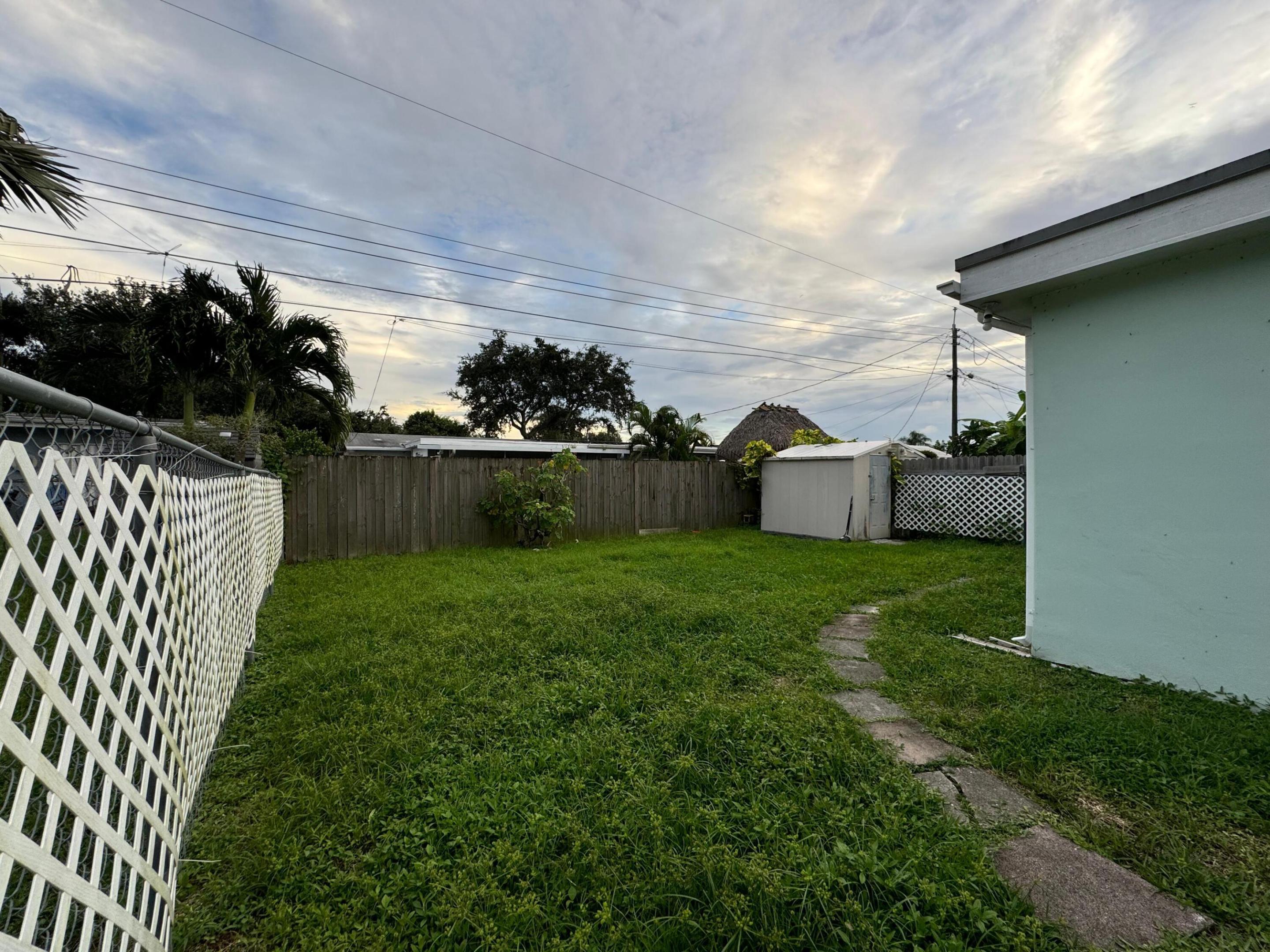 SUMMERTIME ISLES SECOND ADD - Residential Lease
